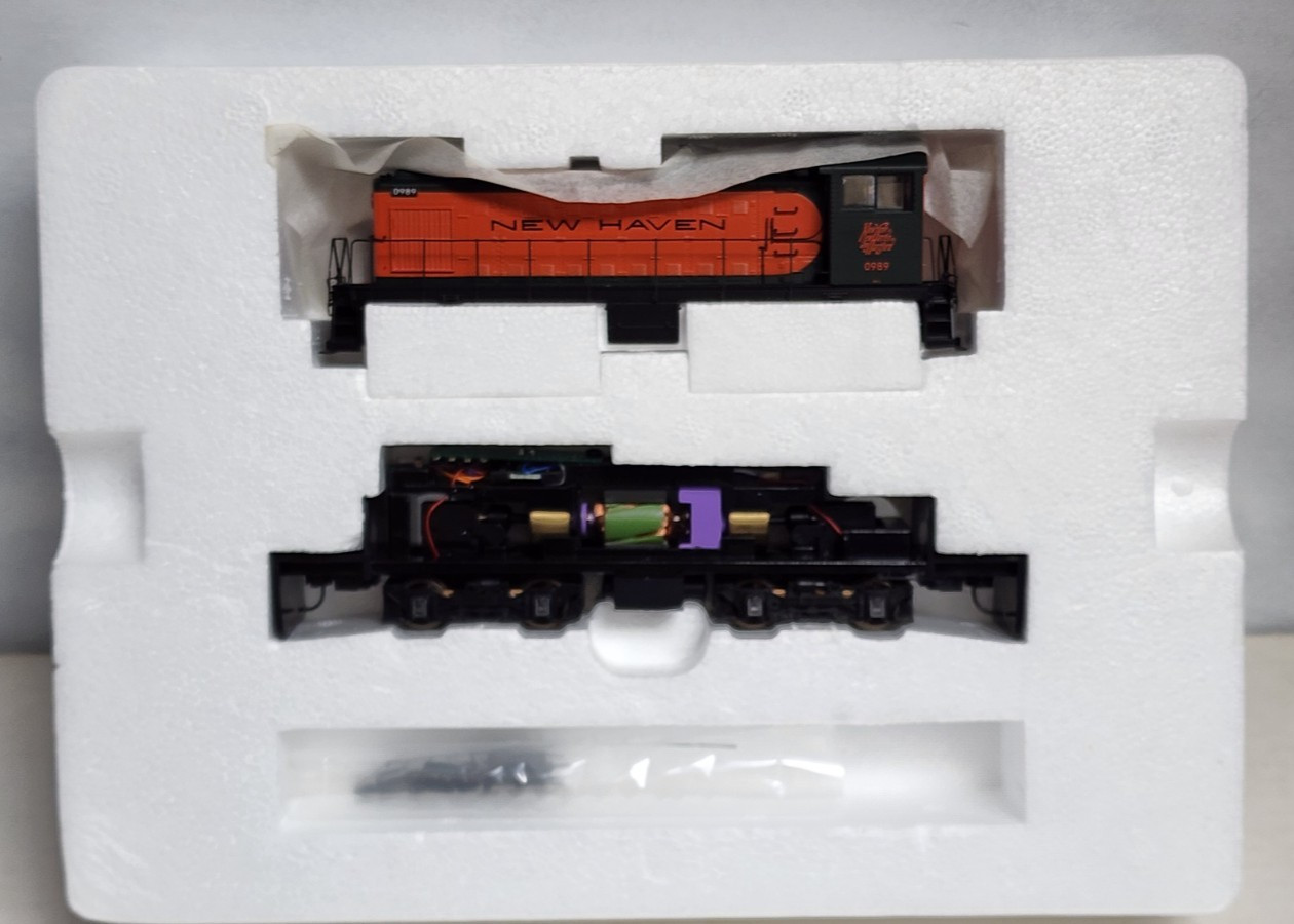 Life Like PROTO 2000 21360 HO ALCO S1 NEW HAVEN RR 0989 DCC Ready Plug On Board