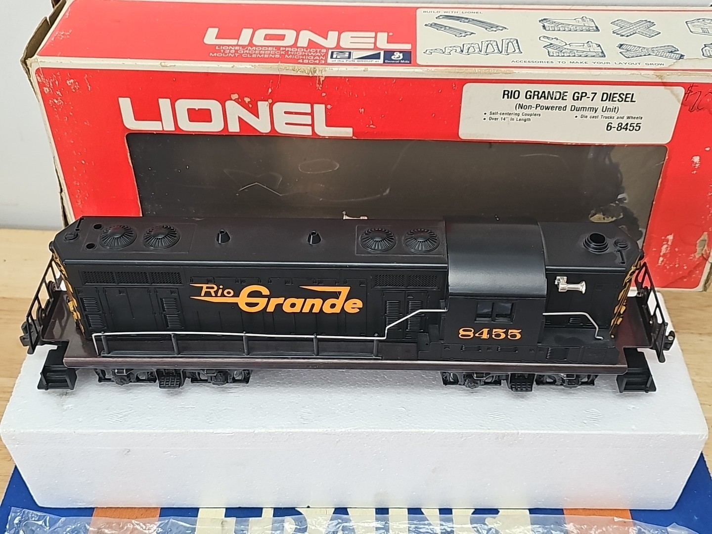 Lionel 6-8454 O Gauge Rio Grande GP-7 Diesel Locomotive #8454 UNPOWERD