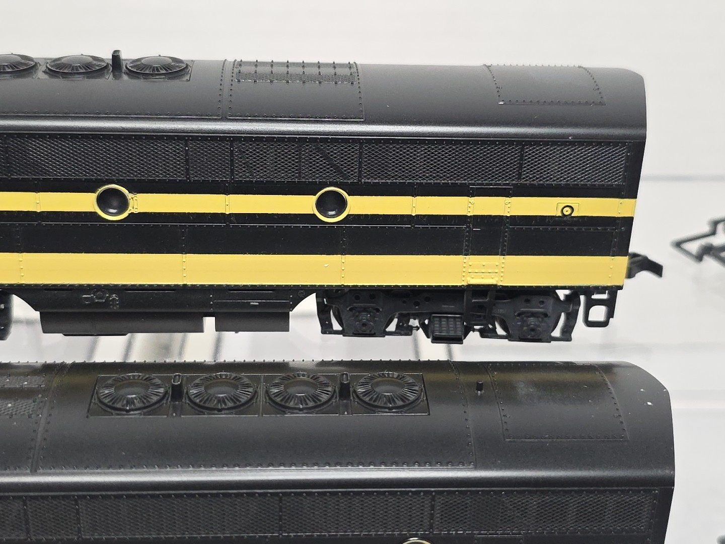 Stewart/Kato HO Scale 8330 Frisco F3 A/B Phase III Both Powered NIB