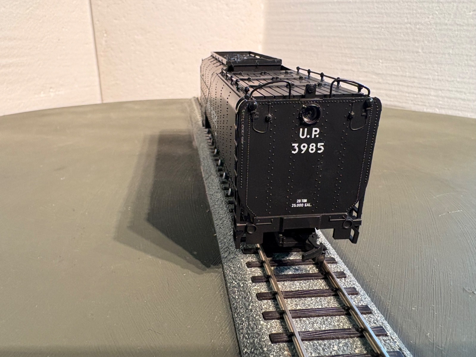 TESTED Rivaossi 4-6-6-4 Union Pacific Challenger #3983 & Tender (26-743)