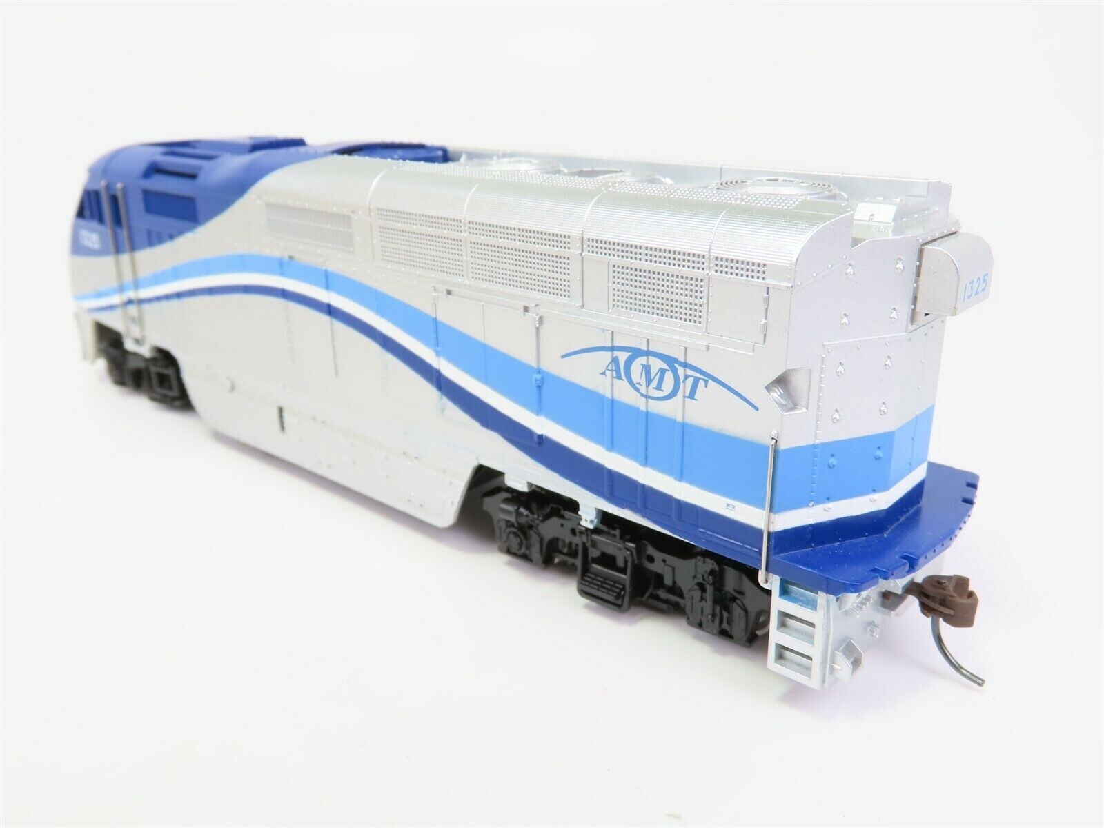 Athearn HO Scale 2618 AMT (Metropolitan Transportation Agency Montreal) F-59PHI.
