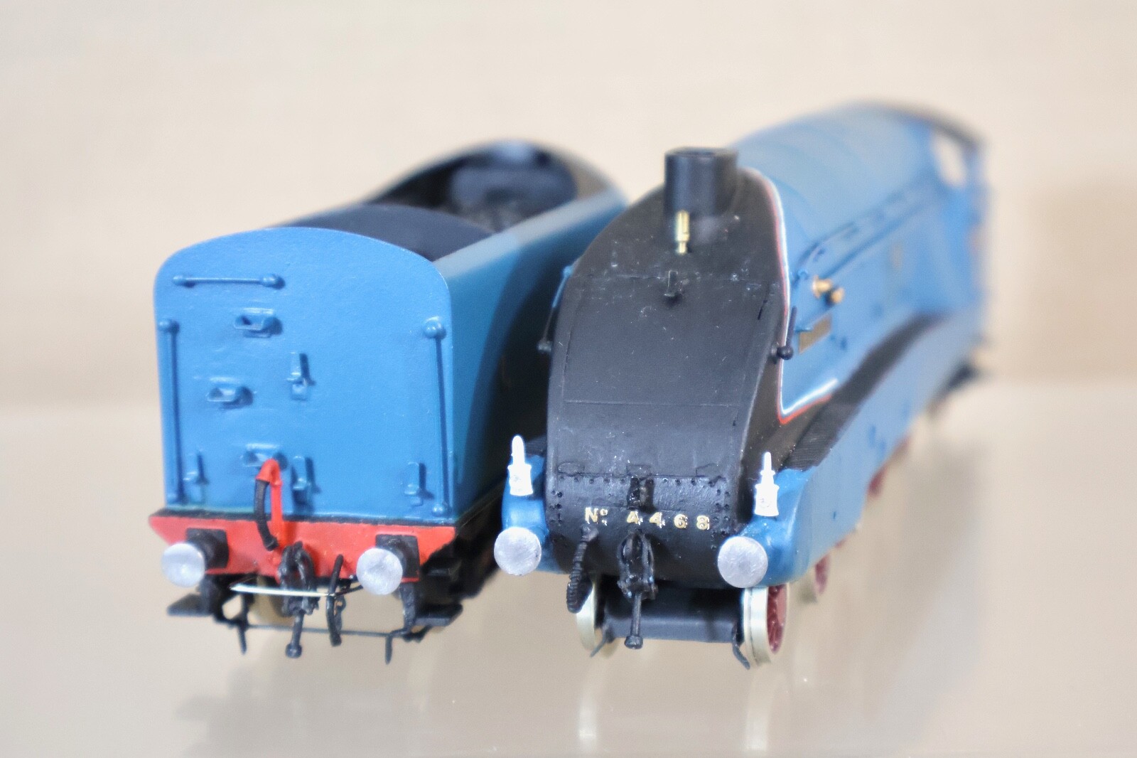 DJH PC MODELS EM GAUGE KIT BUILT LNER A4 MALLARD LOCO & 10 GRESLEY COACH oj