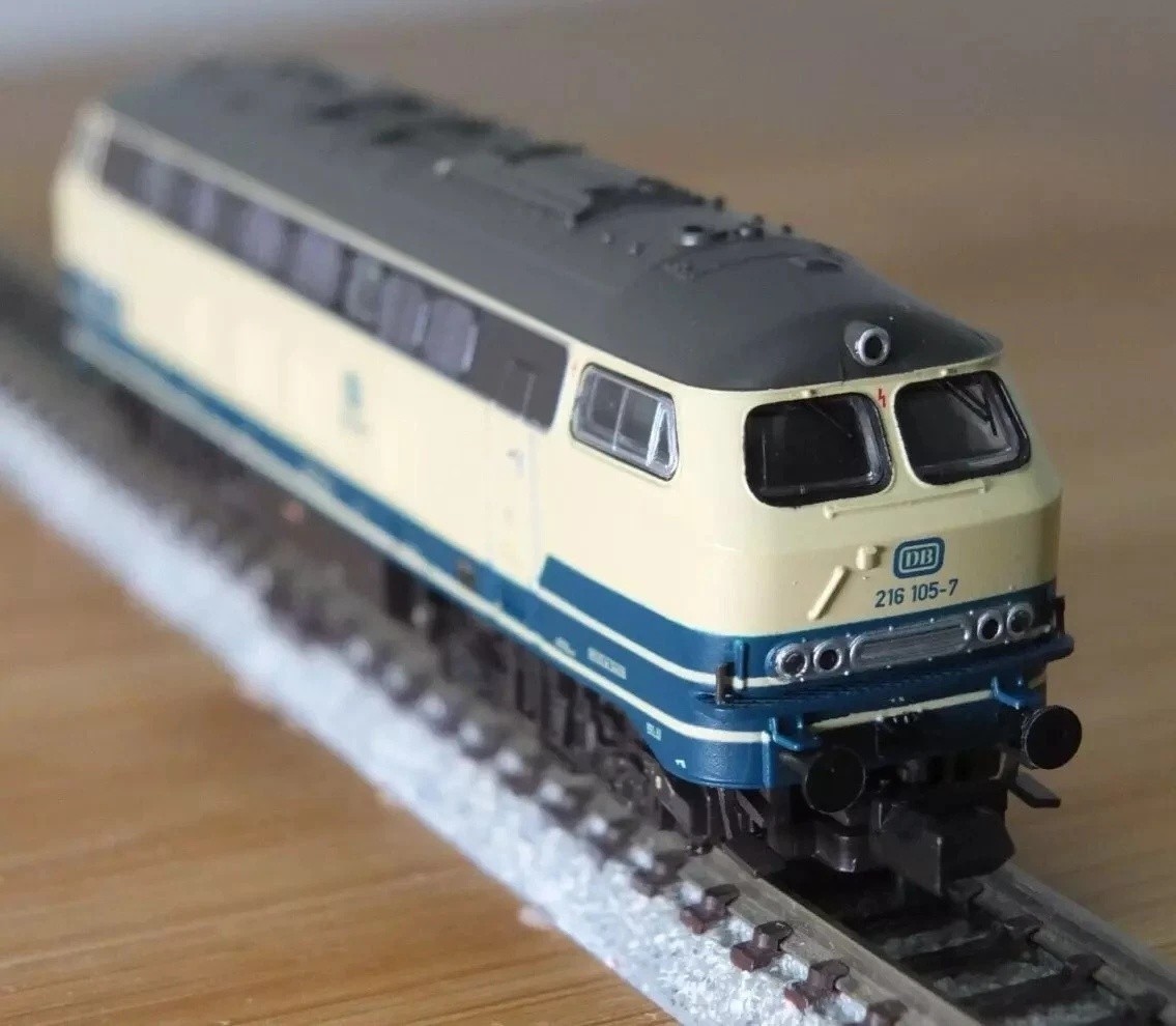 Brawa 61202 N gauge DB BR 216 diesel loco in cream & blue blue livery