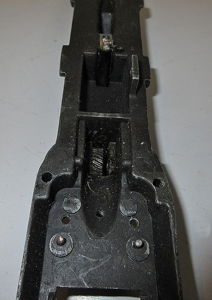 LIONEL #671/#2020 1947-49 MODELS FRAME W/BUSHINGS