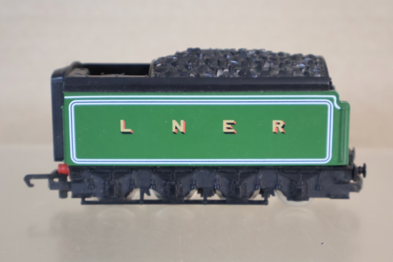 HORNBY NON POWERED TWIN TENDER for LNER 4-6-2 LOCOMOTIVE 4472 FLYING SCOTSMAN op