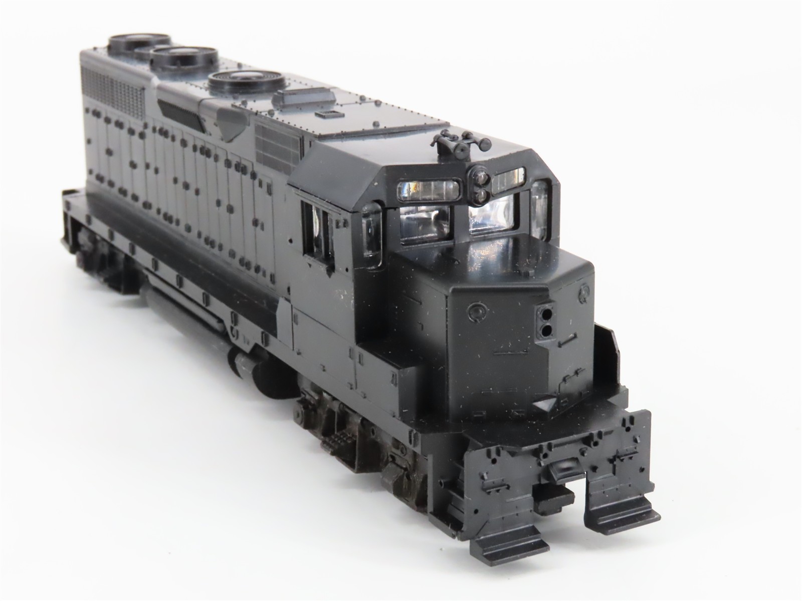 HO Scale Athearn 4700 Undecorated GP35 Diesel Locomotive
