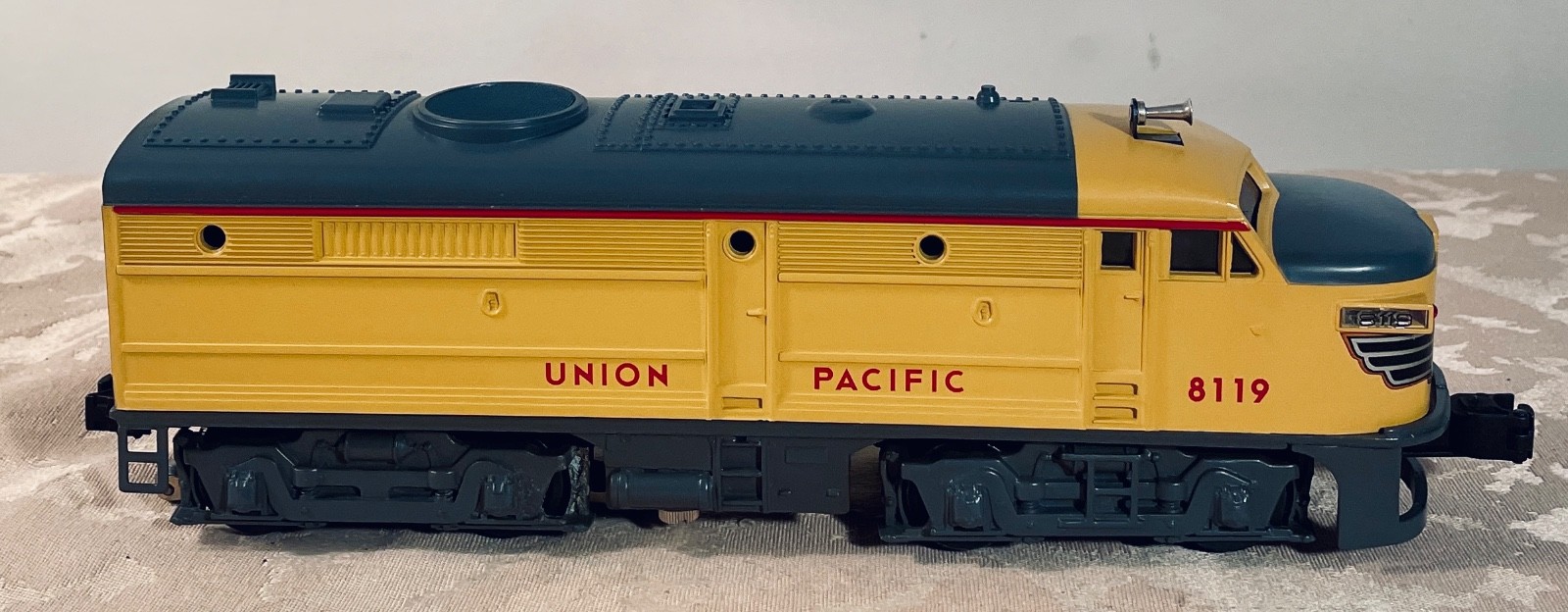Lionel 6-18119 Union Pacific FA-2 AA Locomotives, 1994, New