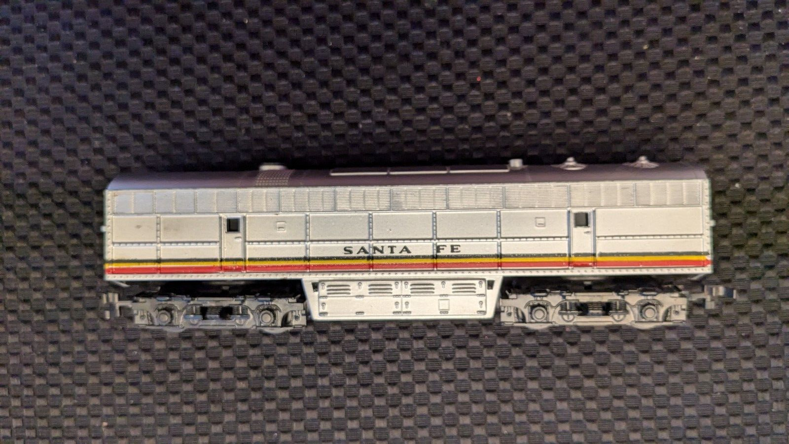AHM HO FM C-liner B unit DUMMY, Santa Fe, NOS from the 1970’s