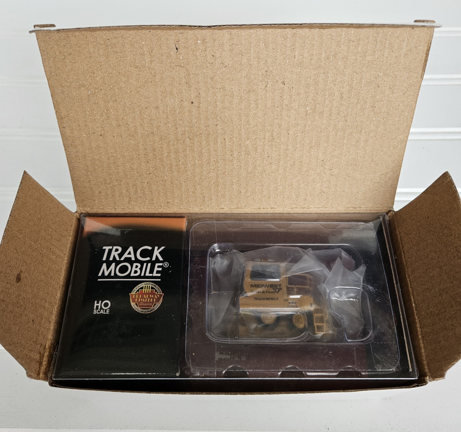 Broadway Limited Imports HO Scale Midwest Grain & Feed Trackmobile w/ Box Manual