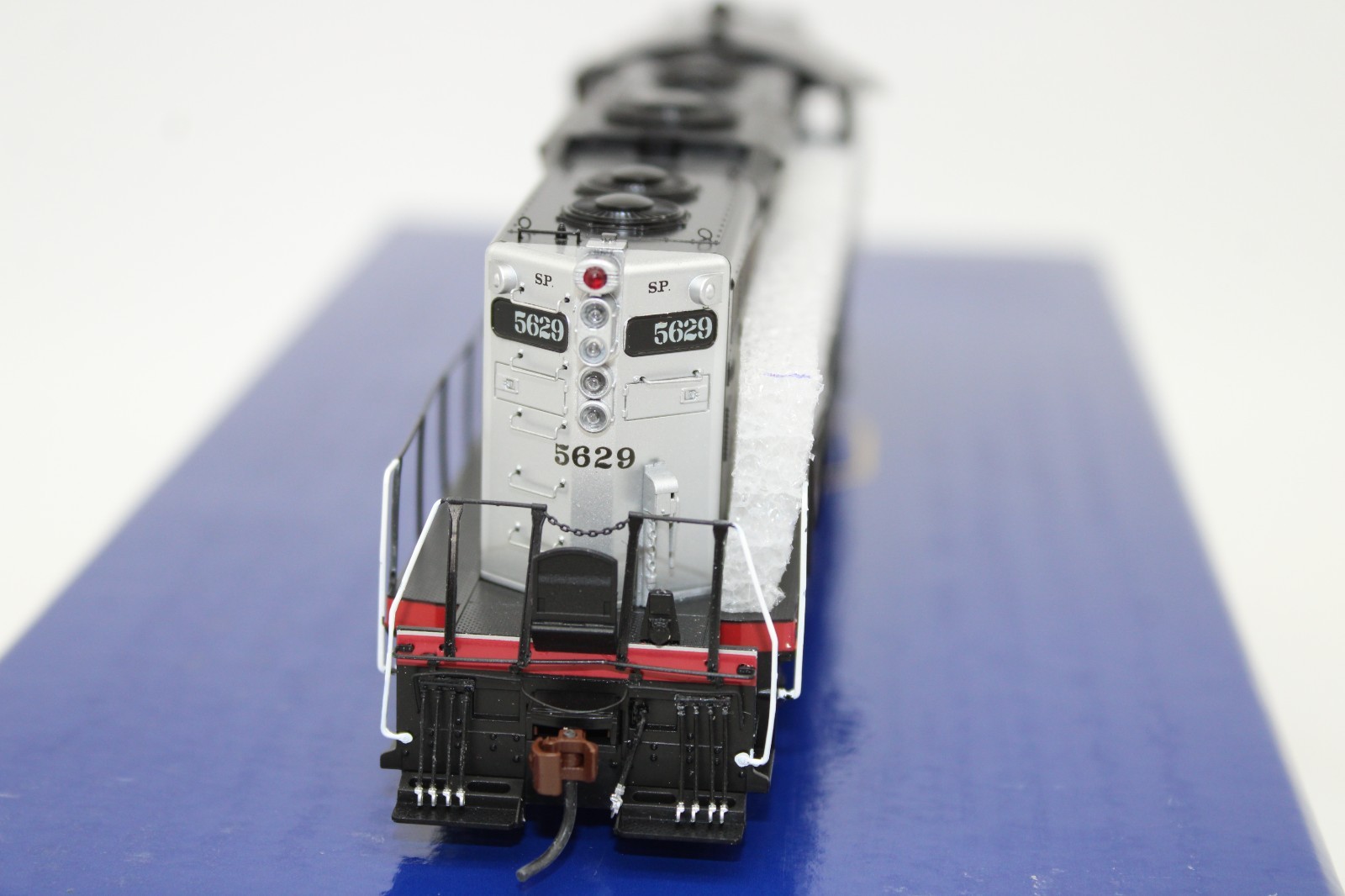 Athearn Genesis HO Southern Pacific Black Widow GP9 Diesel Locomotive DCC Sound