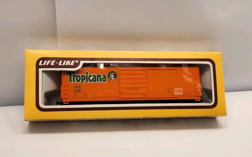Life Like HO TROPICANA REFRIGERATED REEFER BOX CAR UNUSED B95