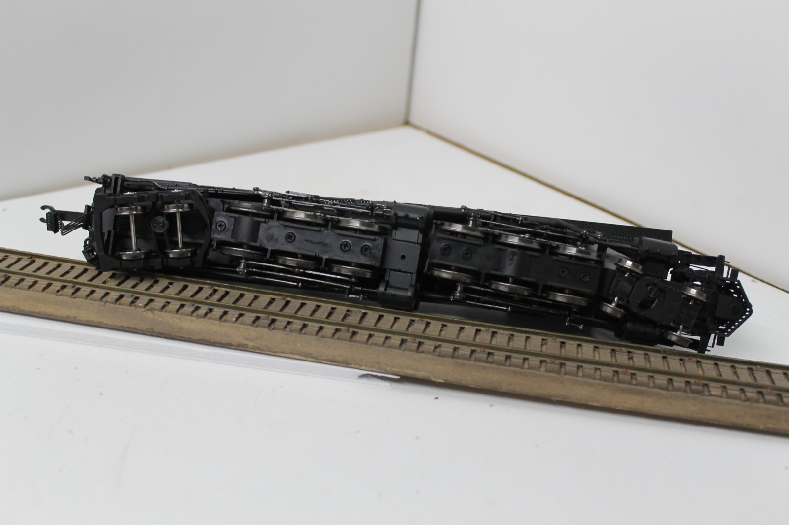 Athearn Genesis 97224 HO Scale 4-6-6-4 Challenger UP 3710 w/Sound Union Pacific