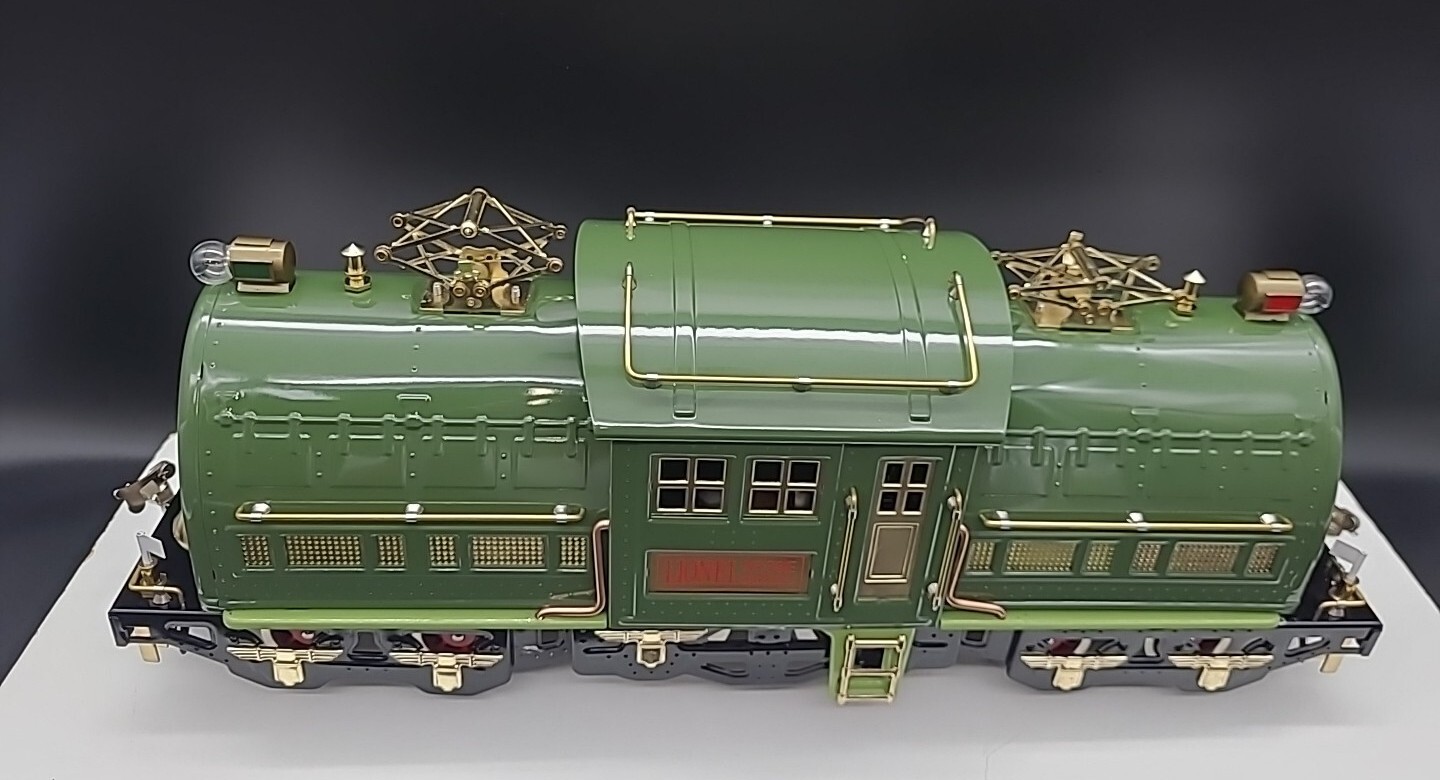 Lionel 6-13102 Standard Gauge Classics 381E Locomotive Two tone green