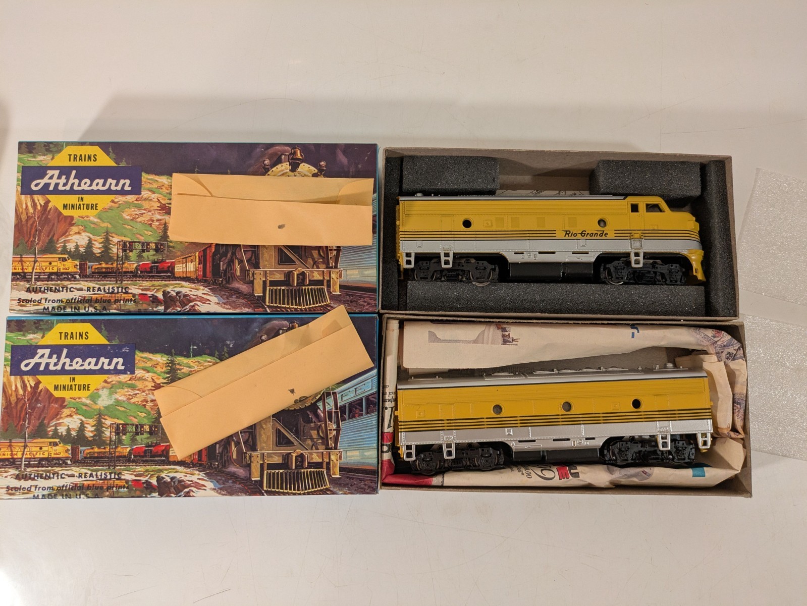 HO EMD F7A/F7B Set (Both Powered) Denver & Rio Grande Western DC NIB NOS #3215/6