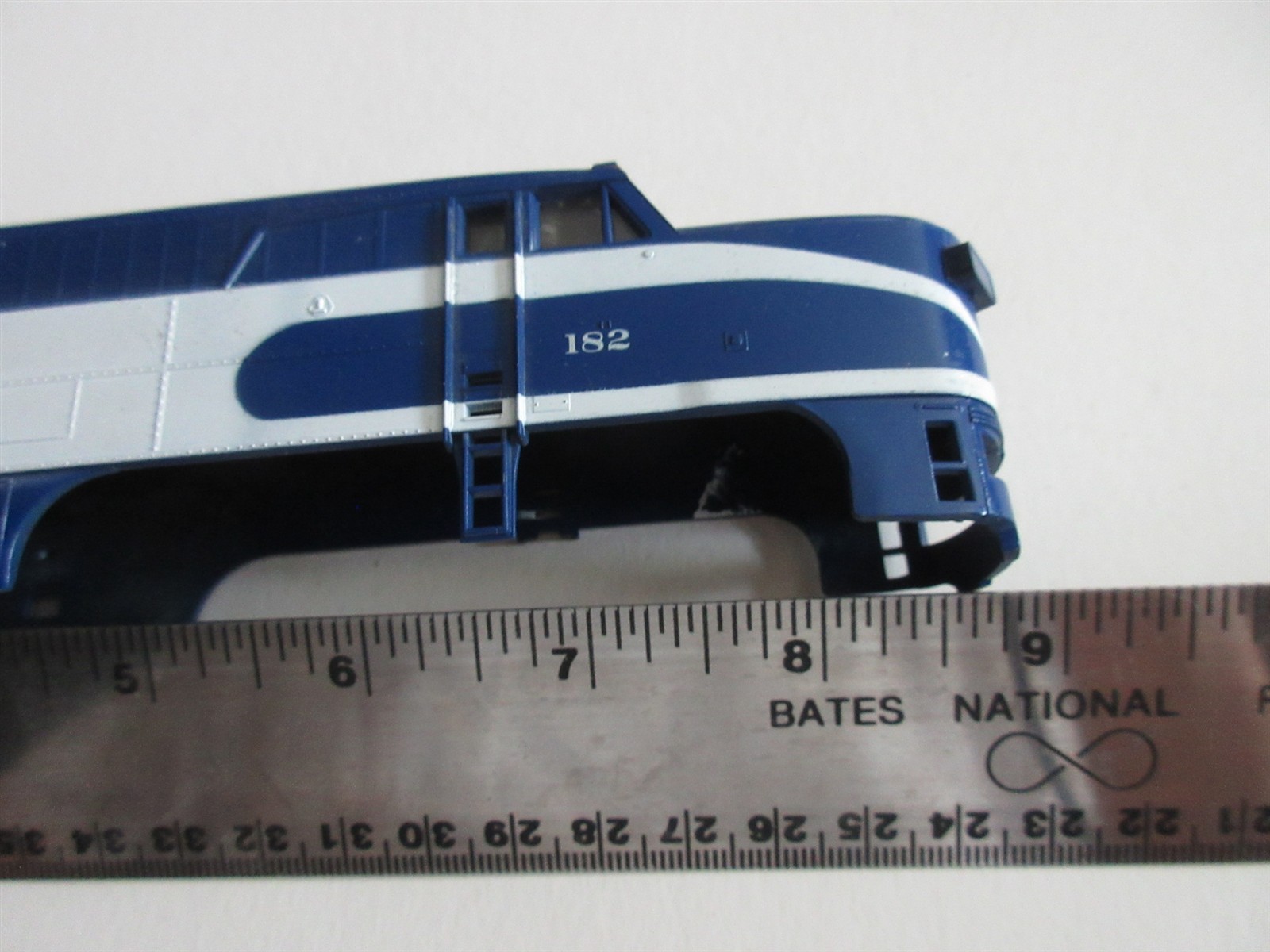 Athearn HO Nickel Plate Road #182 SHELL ONLY 9″