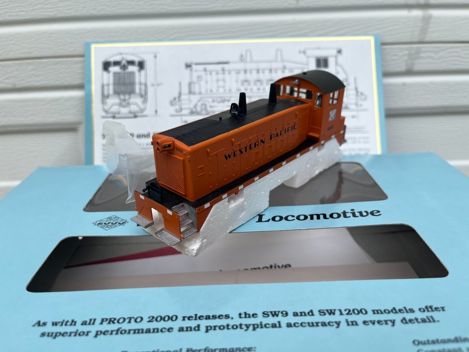 HO CUSTOM WESTERN PACIFIC SW9 #602 SOLID ORANGE LOCOMOTIVE SWITCHER PROTO 2000