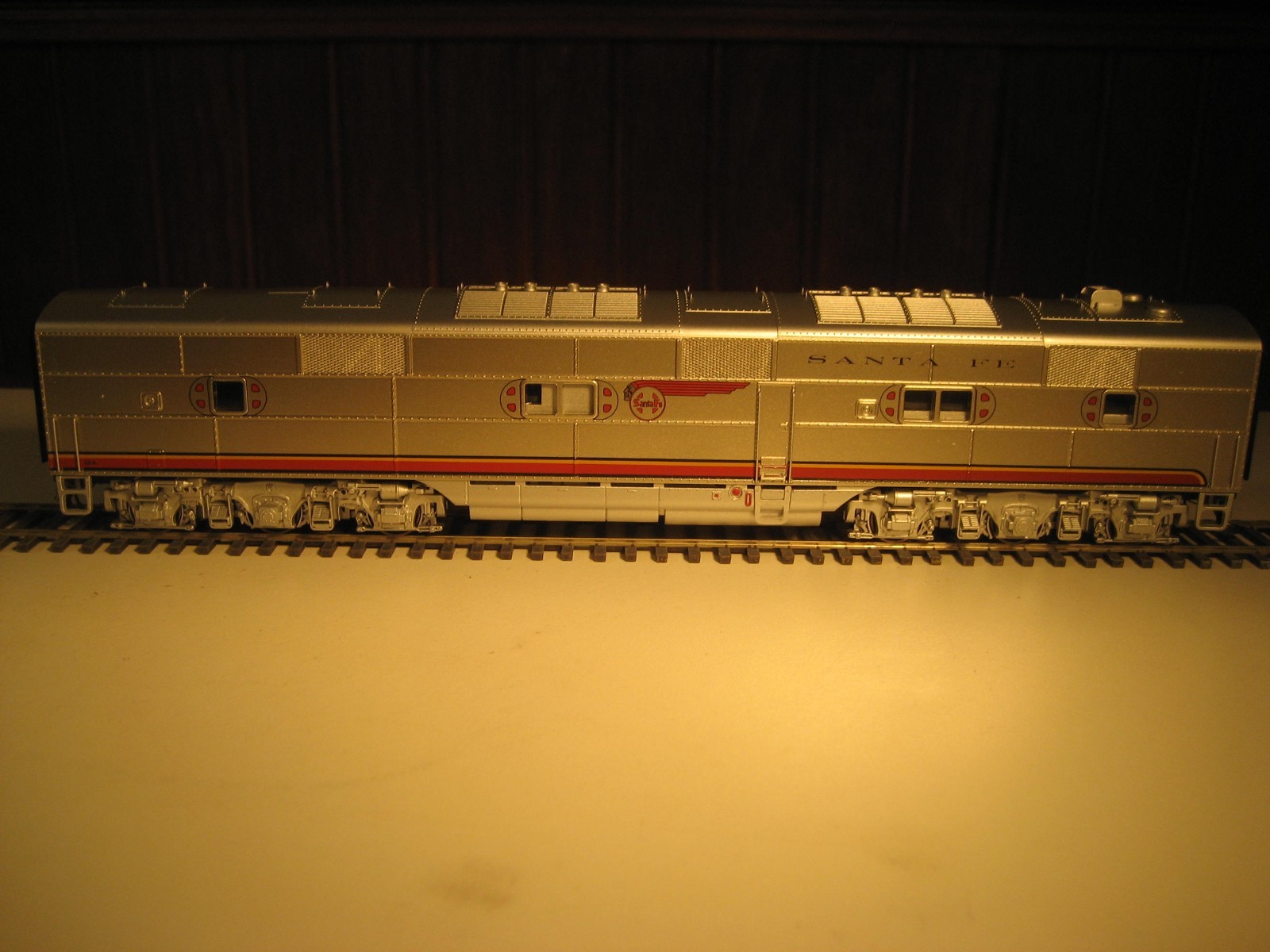 Broadway Ltd. HO #5396 EMD E6B Atchison, Topeka & Santa Fe Warbonnet AT&SF #12A