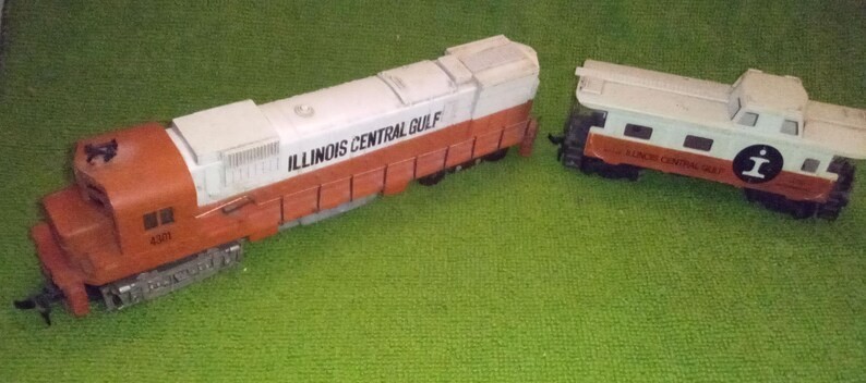 Vintage Mantua-Tyco HO Gauge Illinois Central Gulf 4301 Locomotive Caboose As-Is