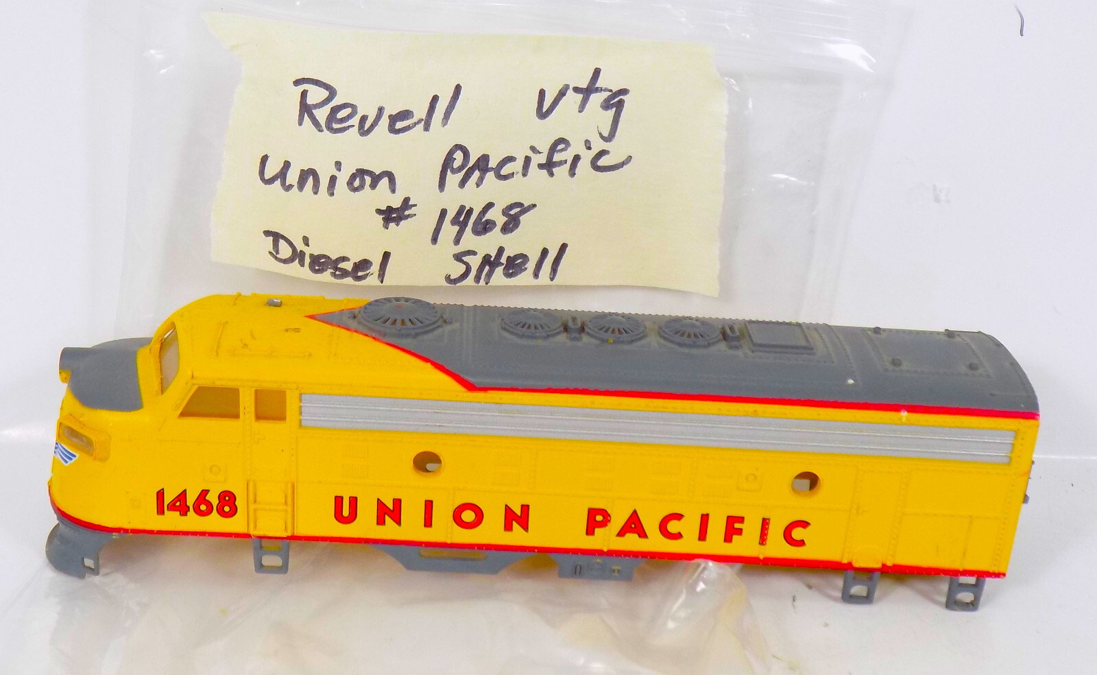 VTG / HO / REVELL / UNION PACIFIC #1468 / DIESEL / SHELL / PARTS