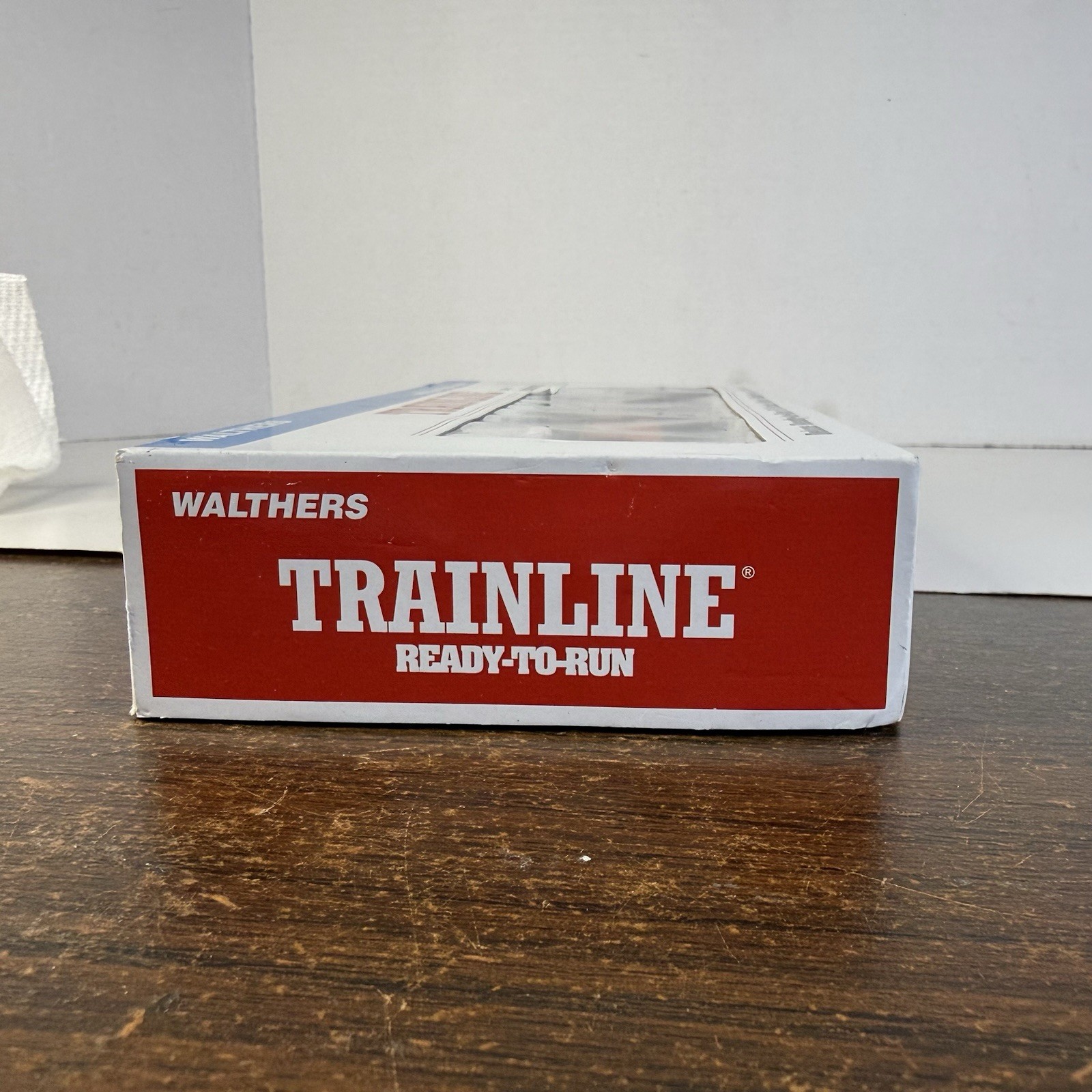 1996 HO Scale Walthers Train line GP9M Milwaukee Road locomotive 974 freight car