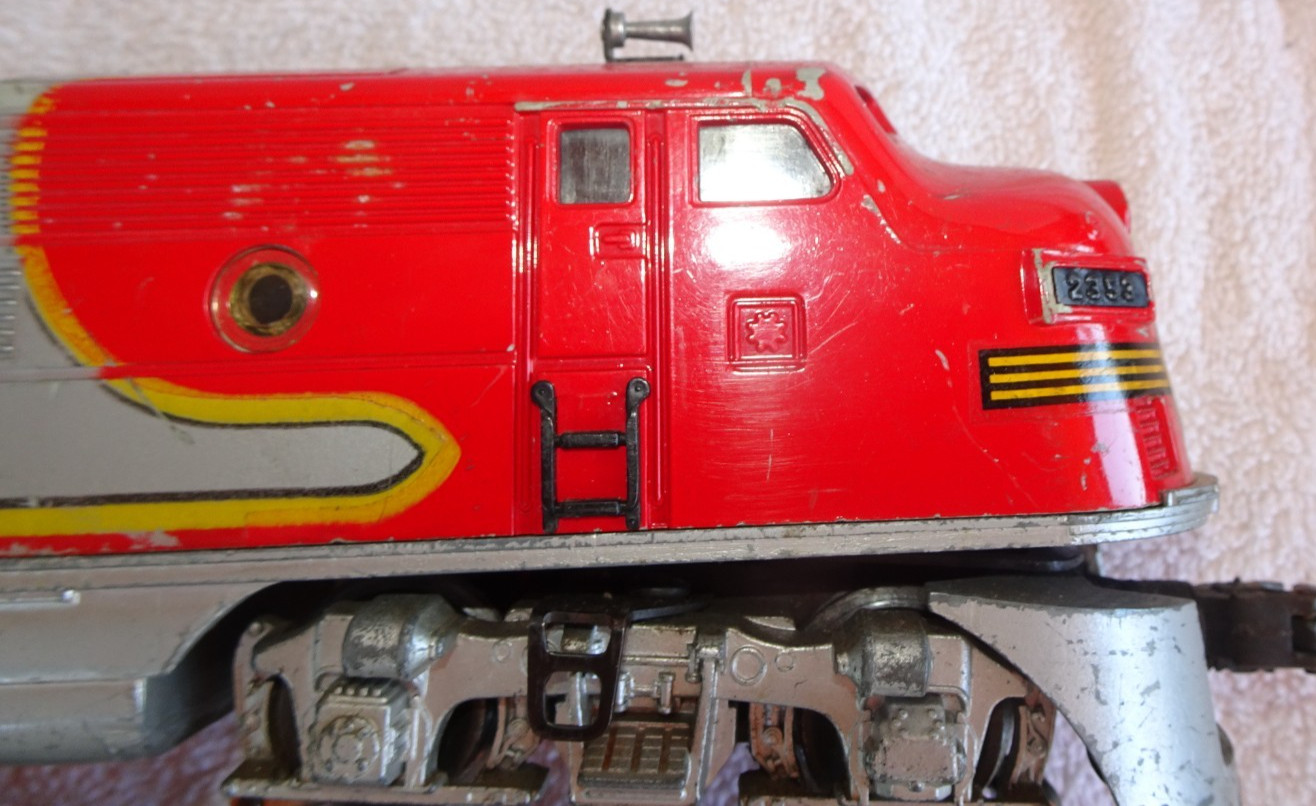 1950’s Lionel SANTA FE 2353 Diesel Locomotive & Dummy & B-Unit 3 Pieces O Gauge