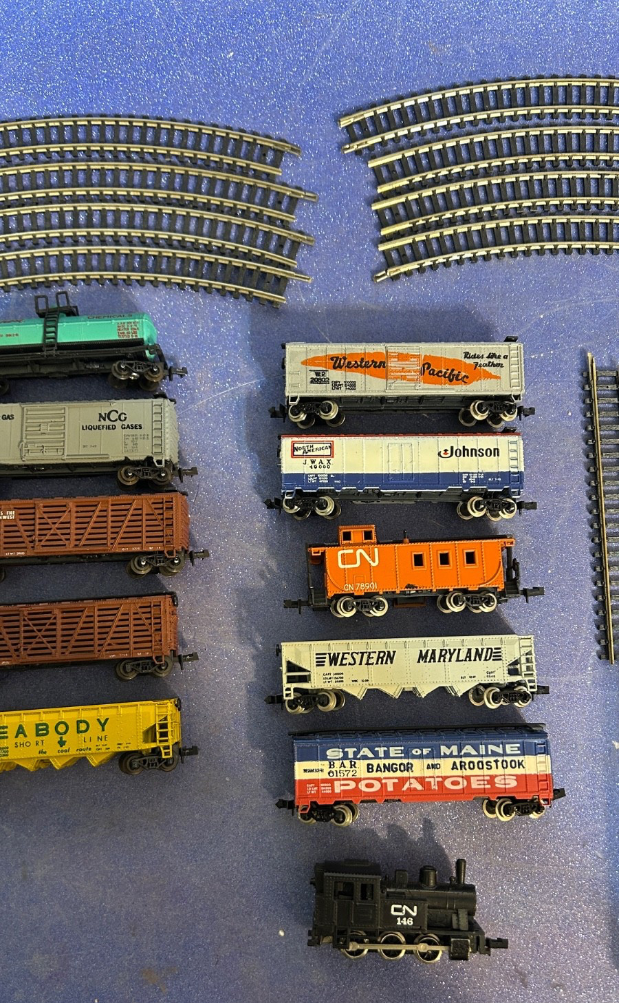 Locomotive, Cars, Track, Transformer, N Scale Train Lot CN 146 Railroad WORKS 4