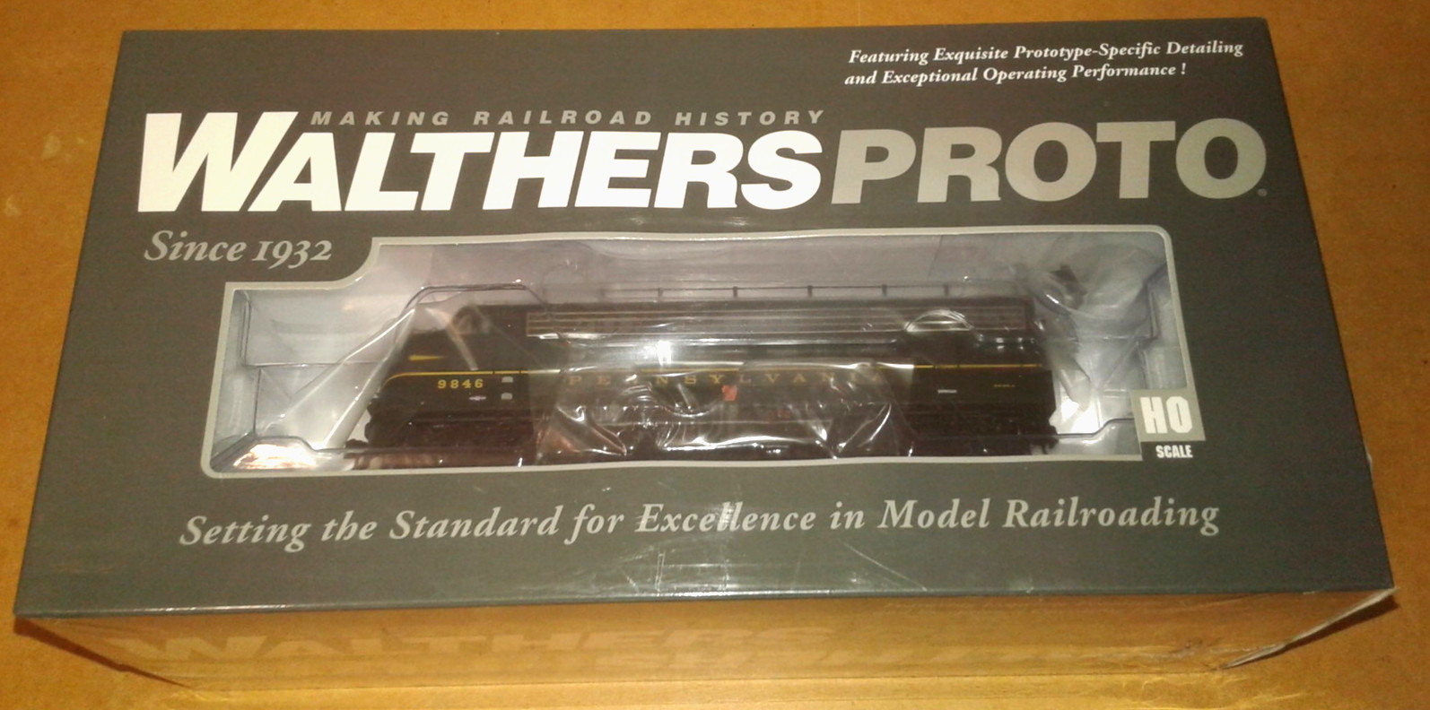 HO SCALE WALTHERS PROTO EMD FP7A/B SET PENNSYLVANIA RAILROAD PRR #9846A & #9846B