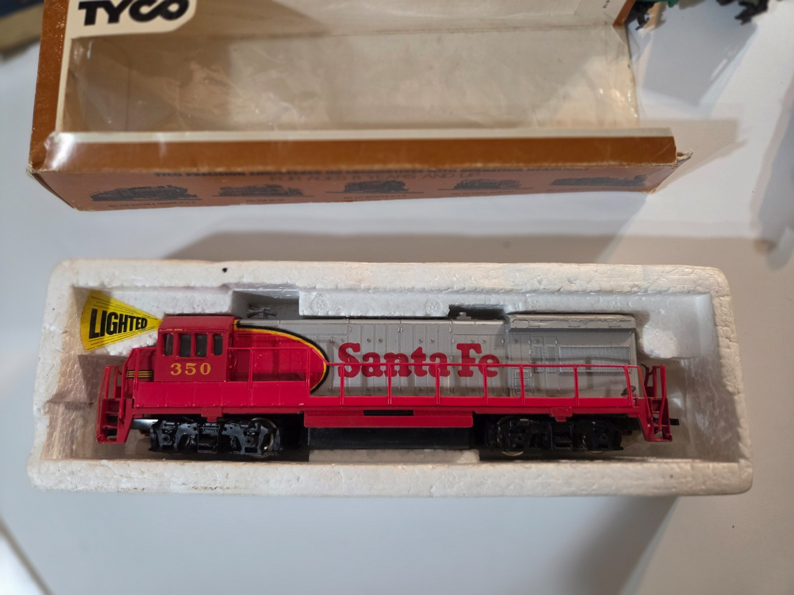 Bachmann Santa Fe #350 Diesel Locomotive HO