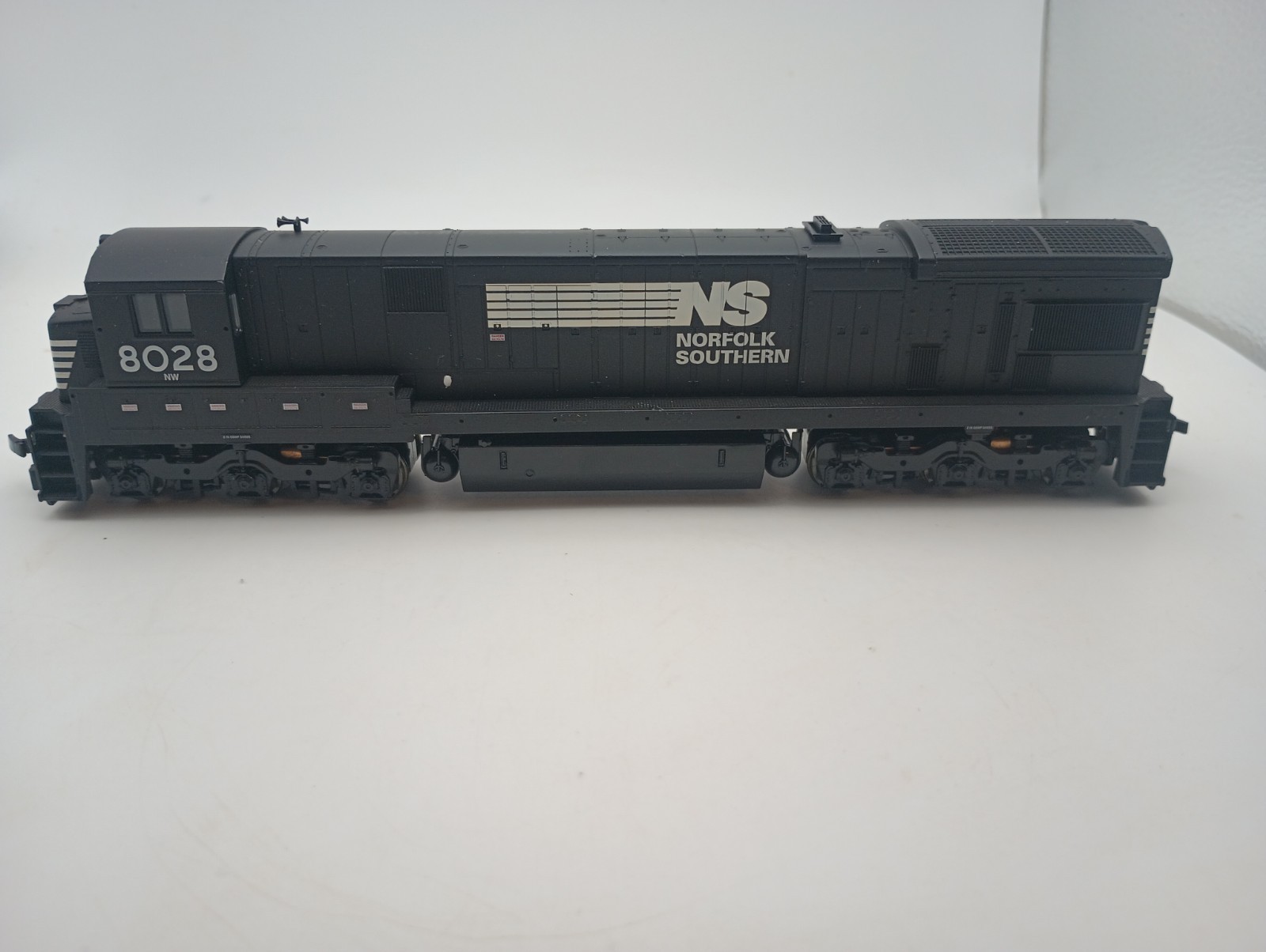 Atlas HO Scale 8628 C30-7 Norfolk Southern Locomotive #8028