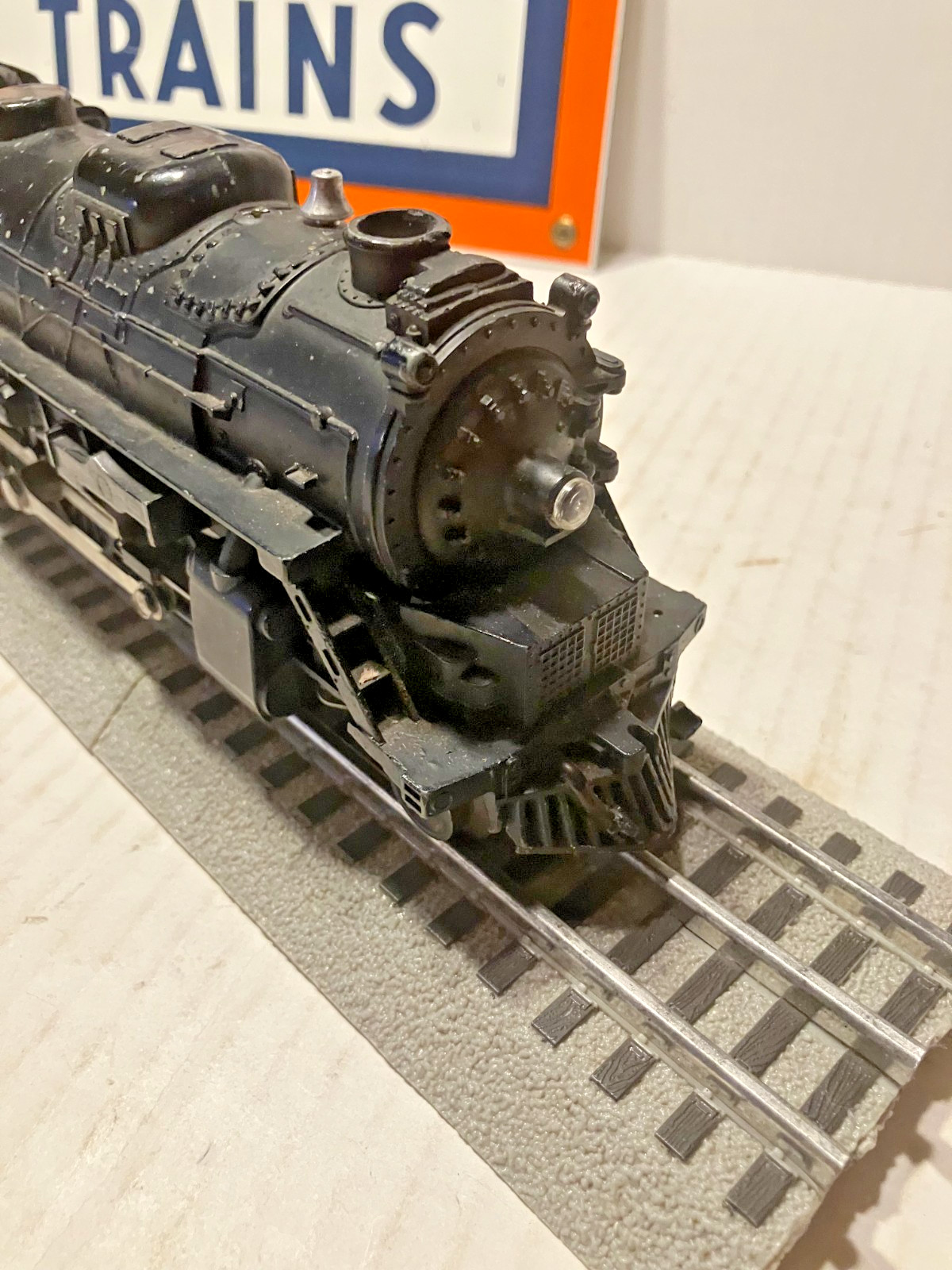 LIONEL POSTWAR #2018 STEAM LOCOMOTIVE 2-6-4 WITH SMOKE HEADLIGHT TENDER RUNS !