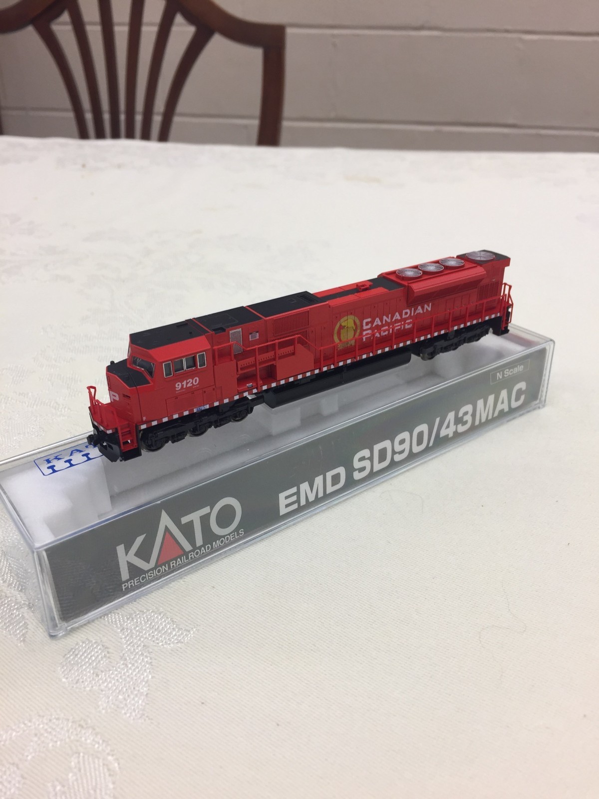 KATO Canadian Pacific – EMD SD90/43MAC Rd #9120 – *MINT* – OOP