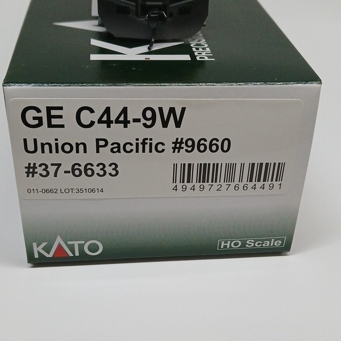 KATO HO Scale GE C44-9W Union Pacific #9660 Diesel Locomotive DC #37-6633