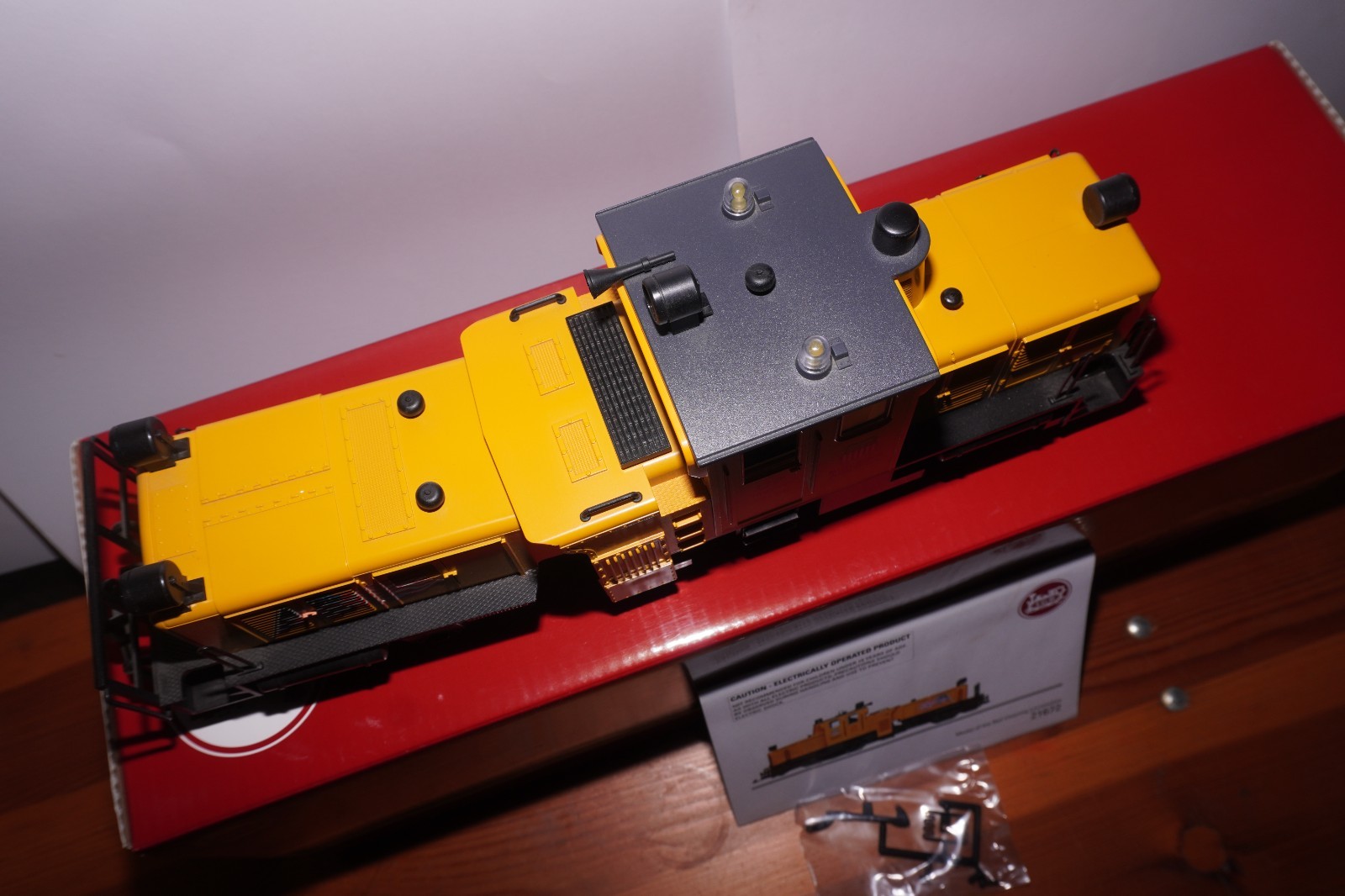 Bod ] LGB G Scale 21672 Track Cleaning Loco – USA Design + Sound & Ob Top