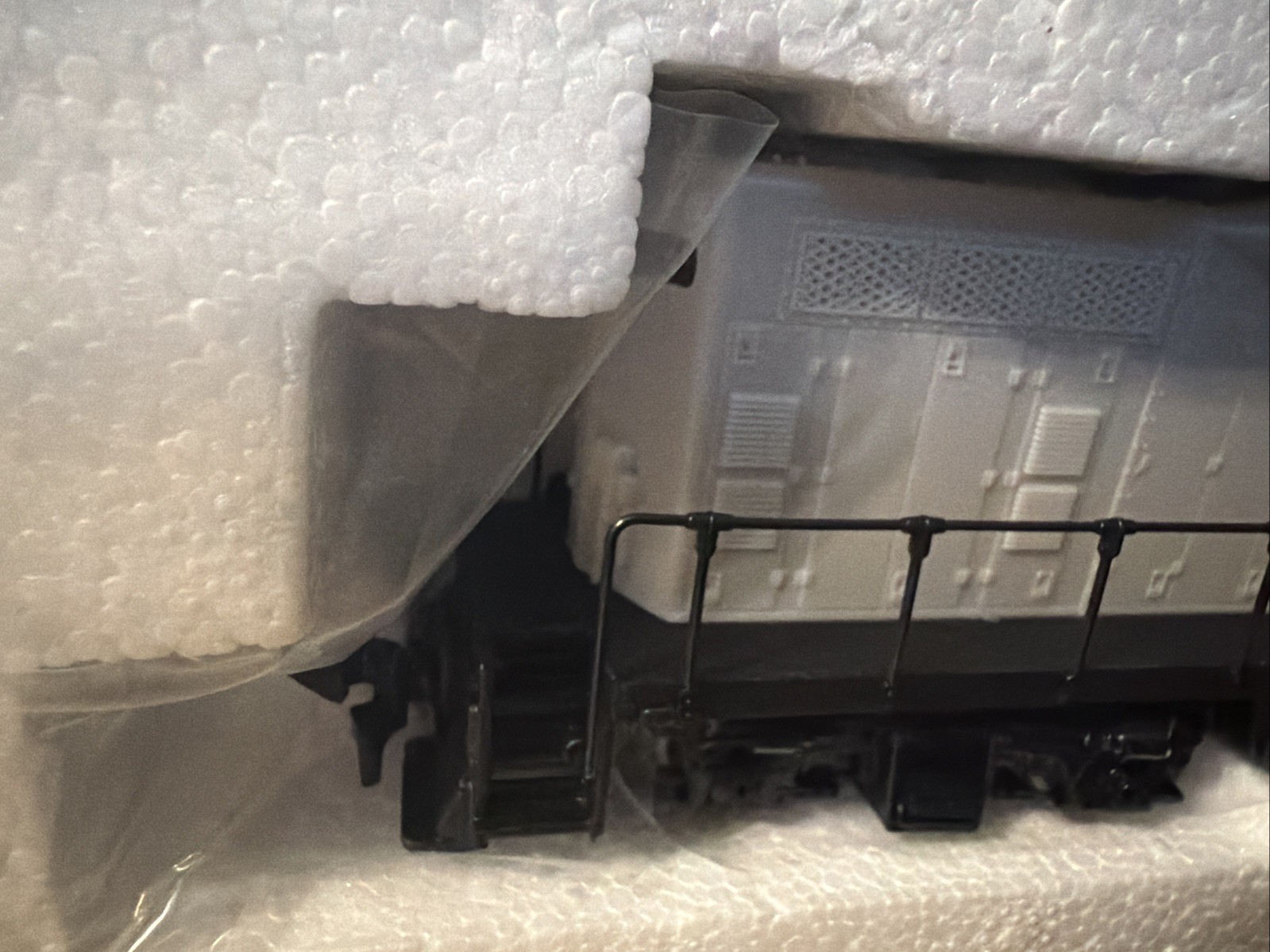 Atlas Classic #8401 HO Scale EMD GP-7 undecorated Dynamic