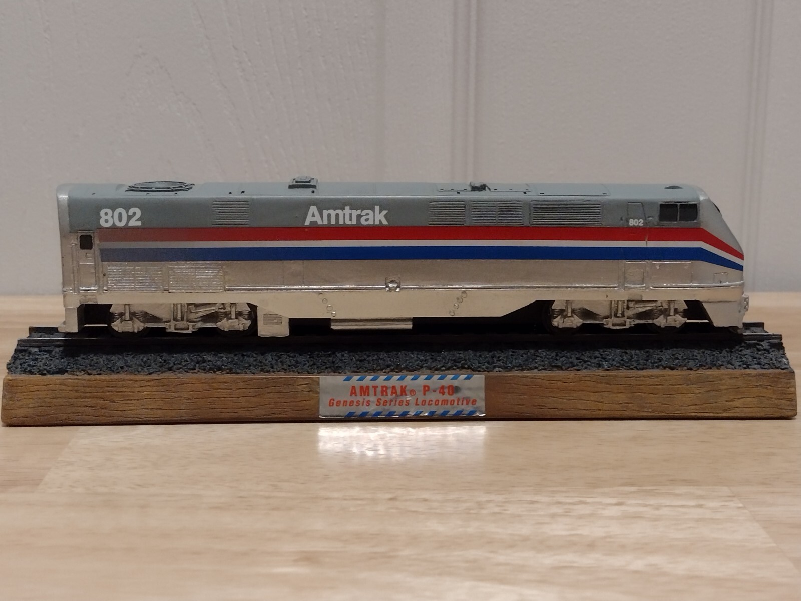 Amtrak P-40 Genesis Series Locomotive 1/110 Scale Desktop ERTL