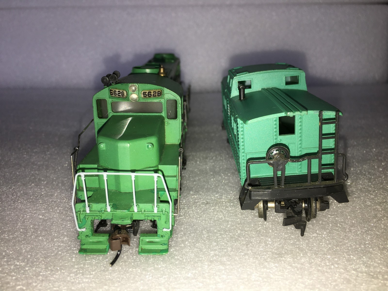 HO TYCO Penn Central GP20 shell with a Proto 2000 Chassis, Penn Central Caboose