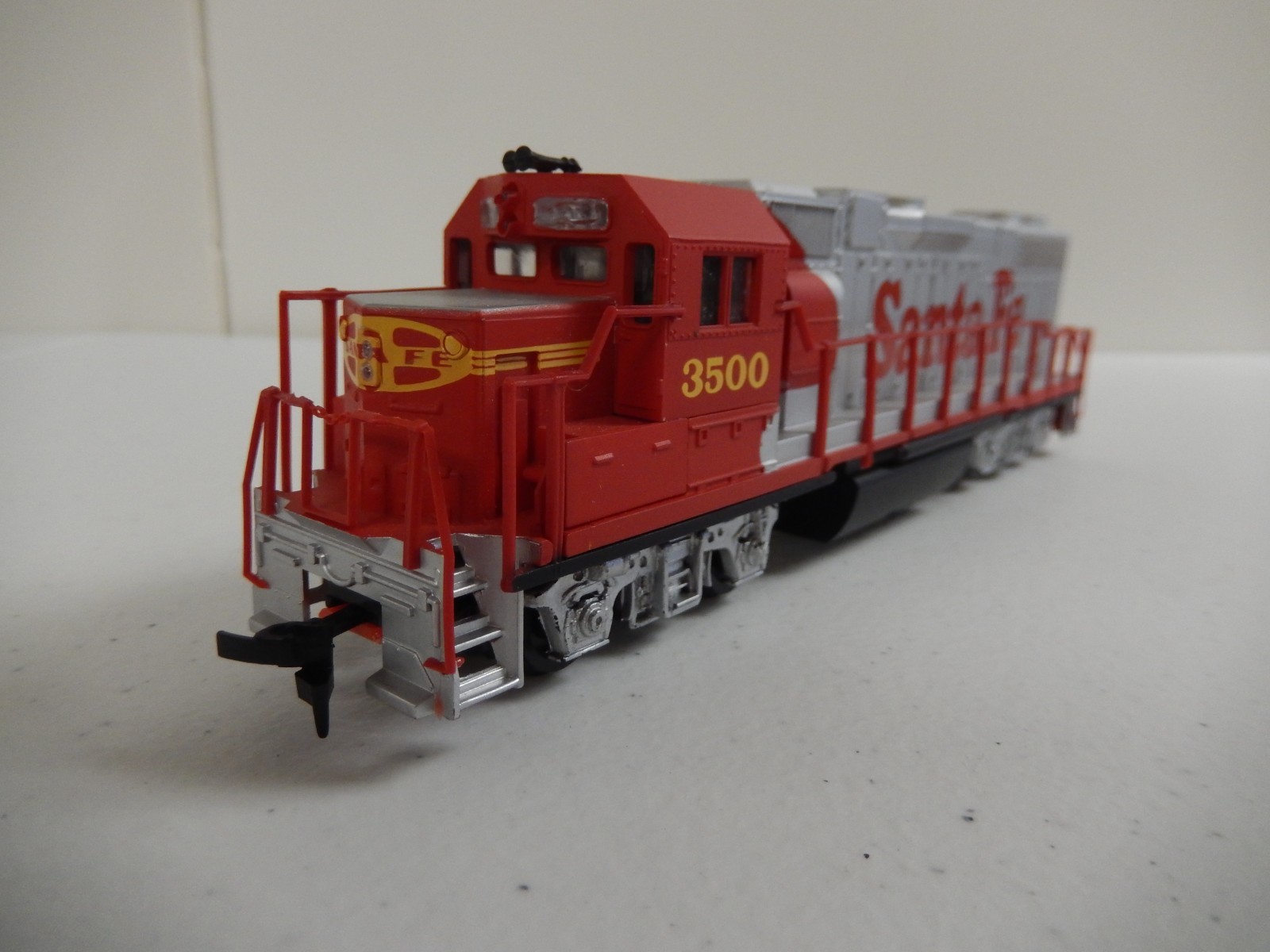 Life-Like HO Santa Fe Engine 3500 24795 – No Box – Tested
