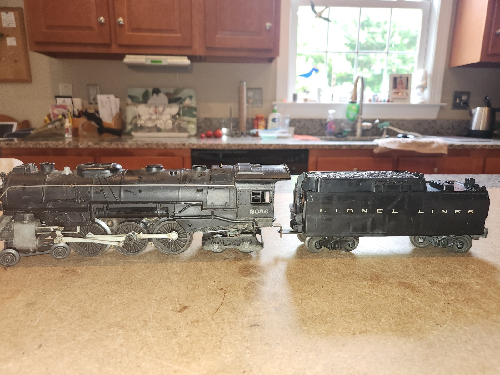 Lionel #2056 HUDSON LOCO AND Basic Lionel Lines TENDER (no whistle) Lights/Smoke