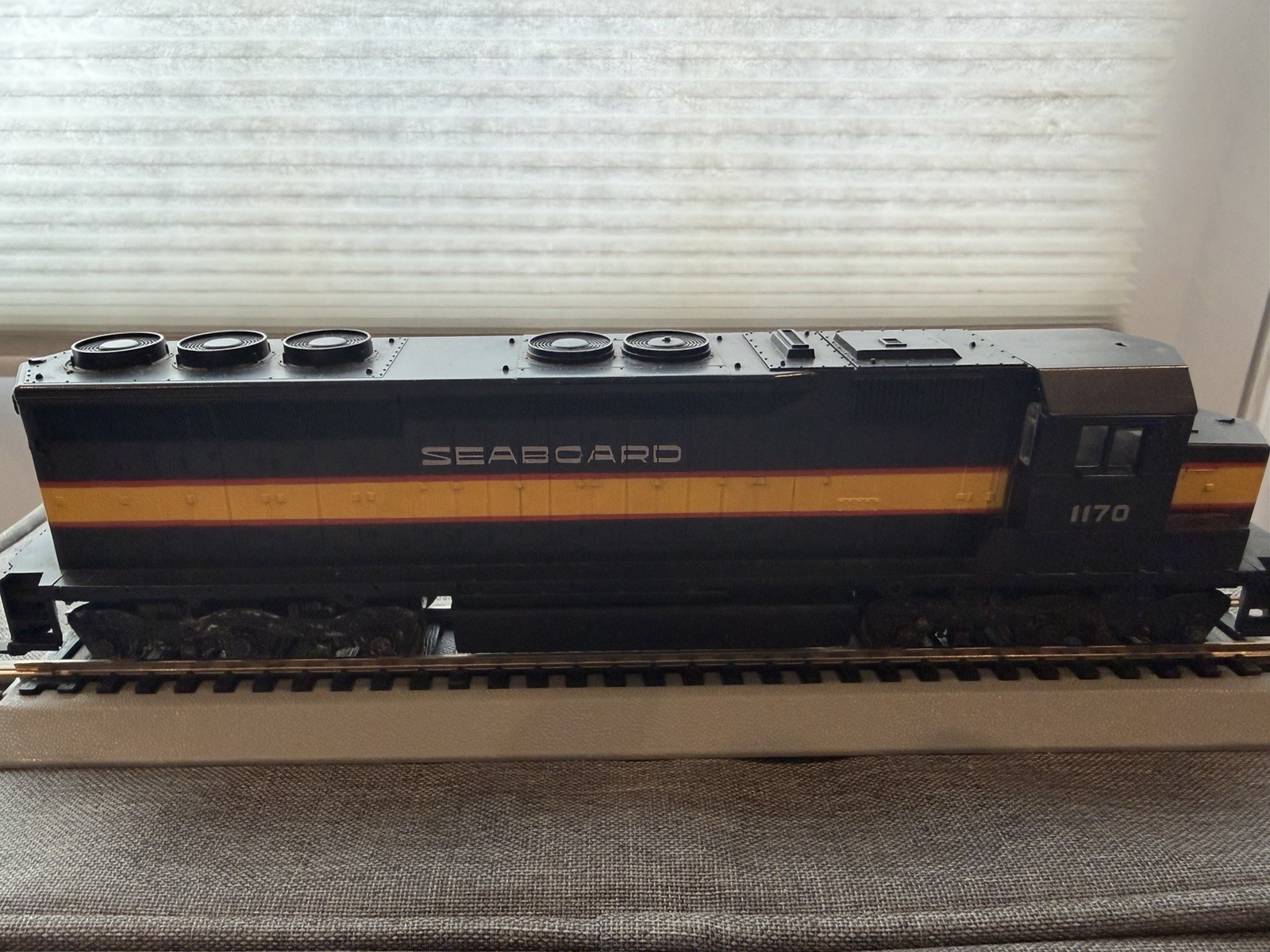 Atlas HO Scale Seaboard GE U36B Diesel Loco #1170 – Vintage 1980s – Lights Work