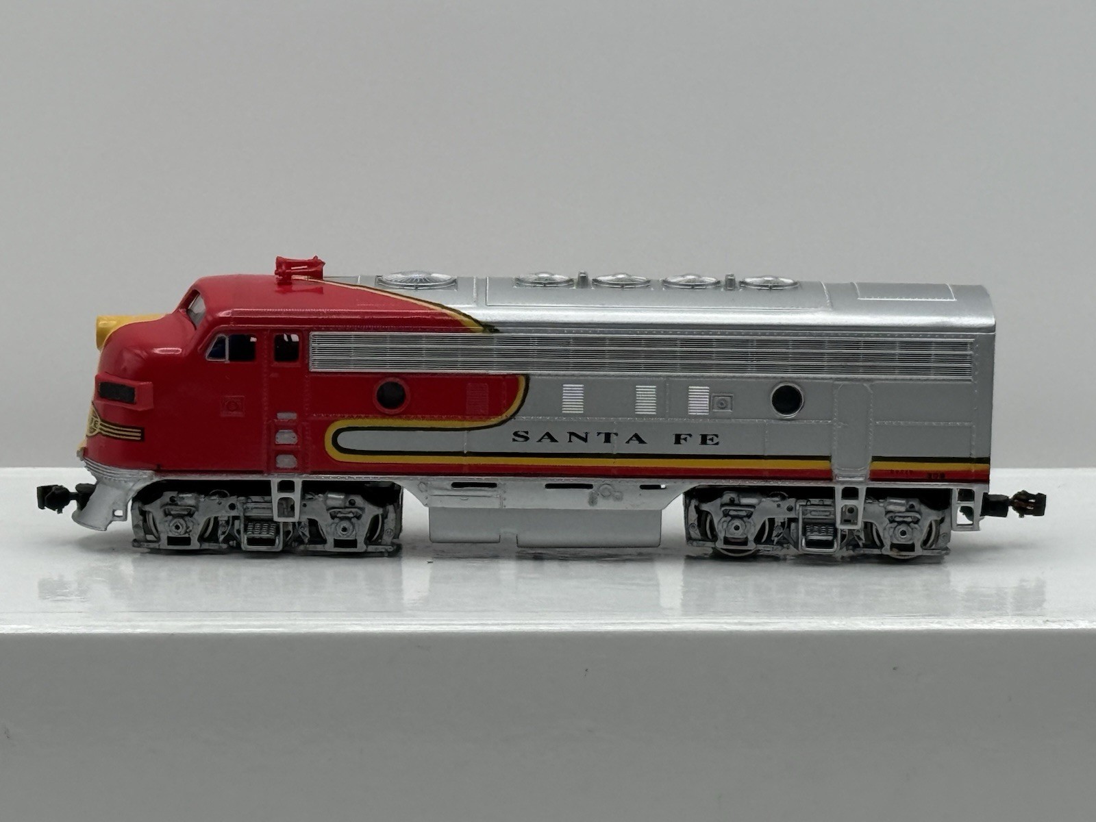 Bachman Plus EMD SF War Bonnet #309L Item #11224