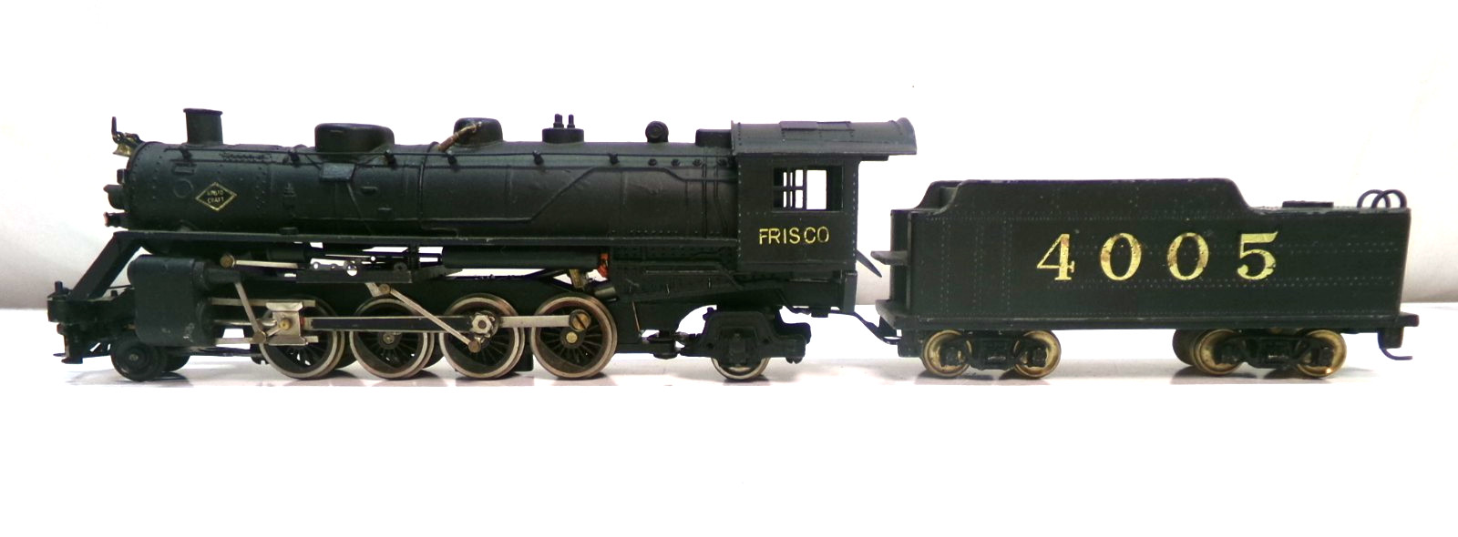HO gauge Aristocraft Frisco 2-8-2 steam engine (lot A8242)