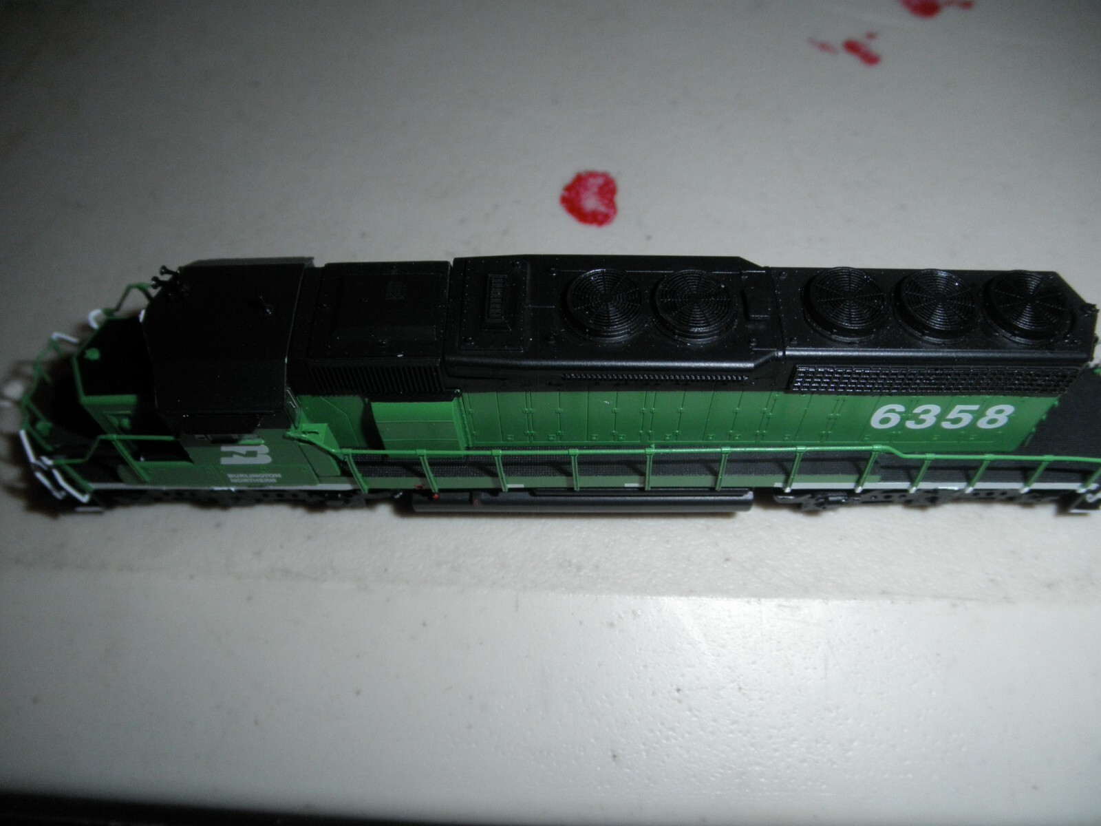 Burlington Nortern – ” White Face” SD40-2 w/ DCC & sound