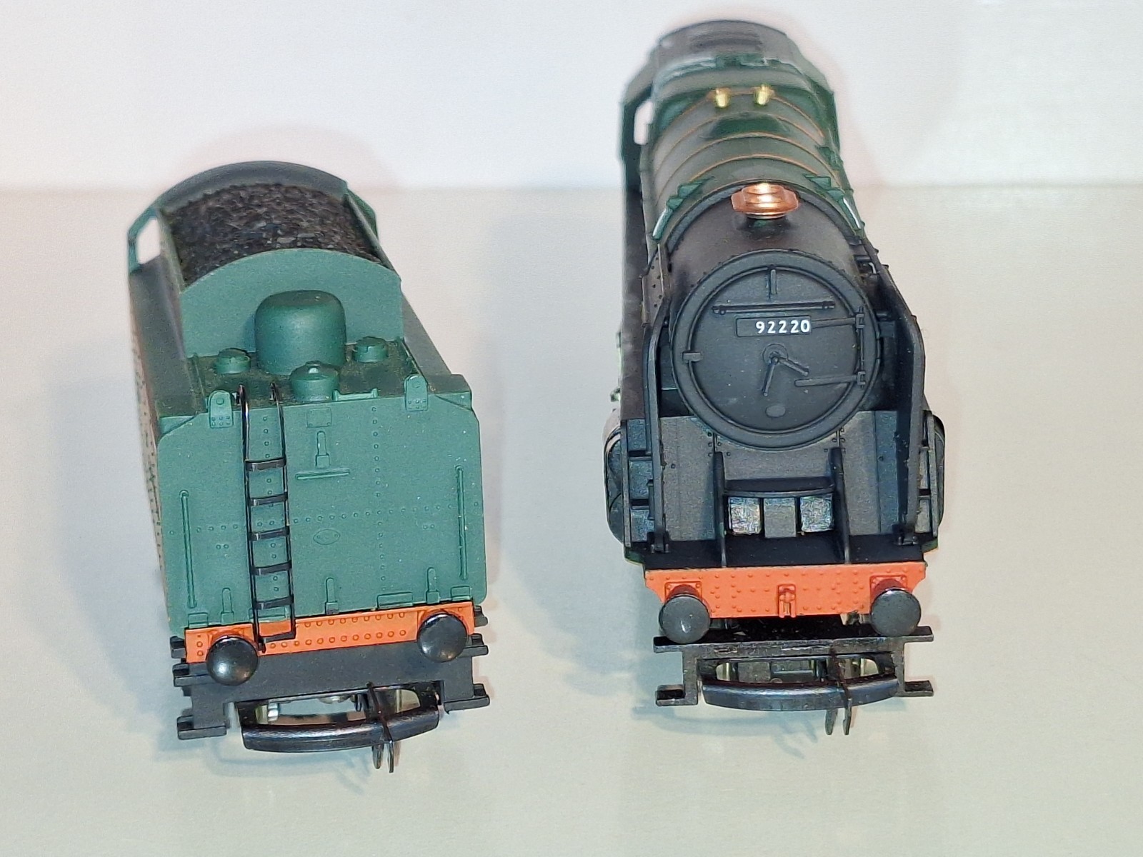 Hornby R065 BR 9F Evening Star Loco #92220. New Old Stock. Mint Cond. Boxed. OO