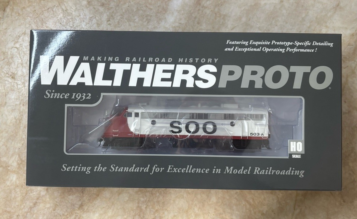 HO Scale Walthers 920-49557 Soo Line EMD FP7 Diesel Locomotive Standard DC #503A