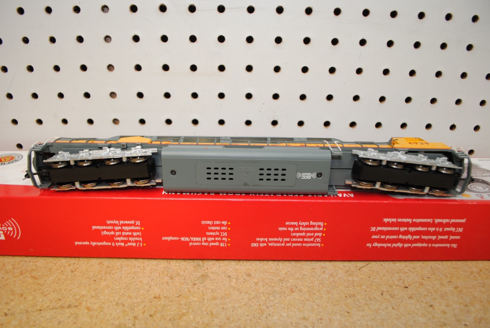 Bachmann 65102 UP Union Pacific #6929 DD40AX Centennial Diesel Loco w/Sound HO