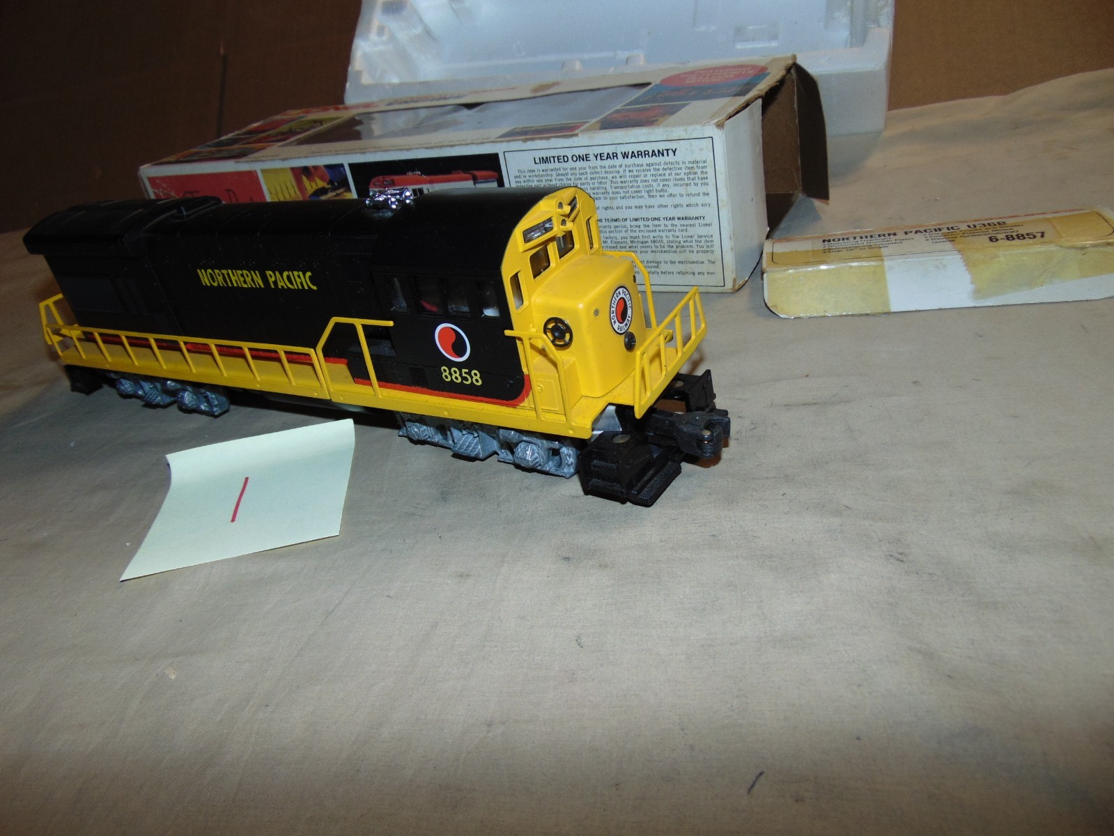 LIONEL O 8858 NORTHERN PACIFIC U36B POWERED DIESEL IN 8857 ORIGINAL BOX #1