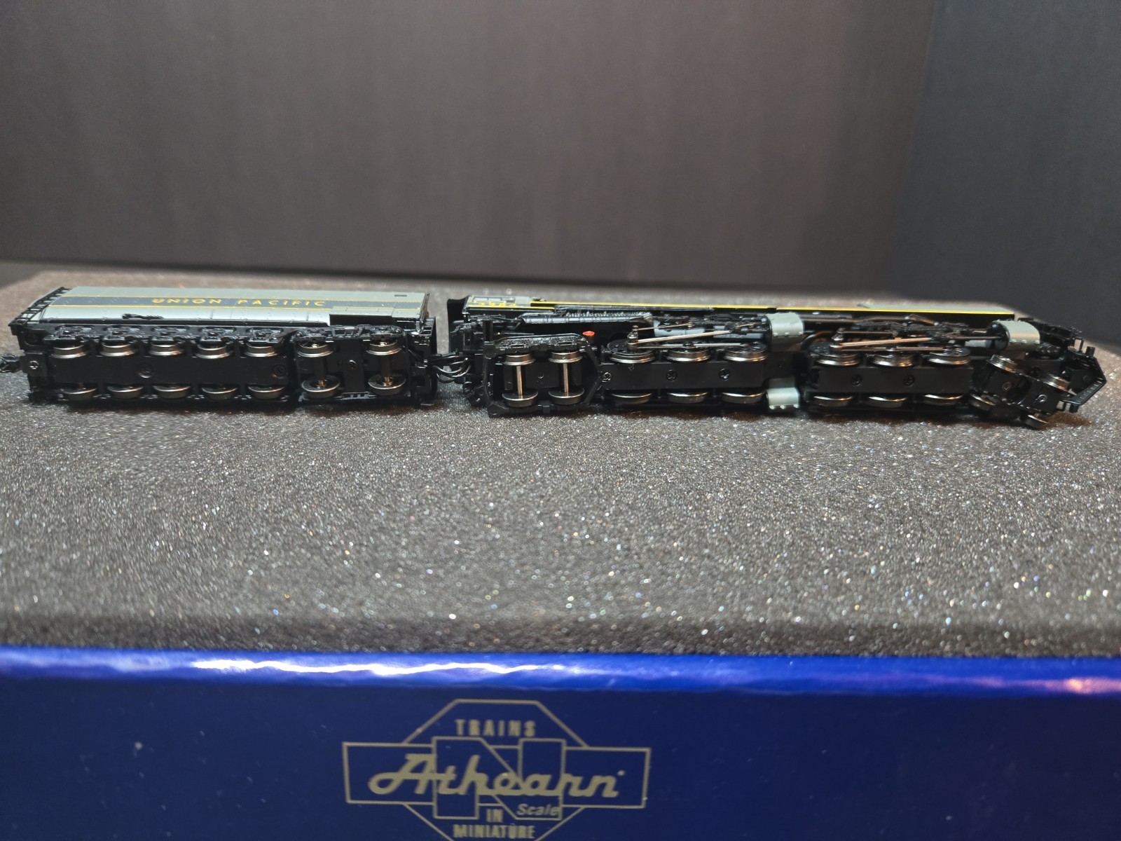 Athearn Challenger 4-6-6-4 Union Pacific Locomotive 3984 N Scale See Details