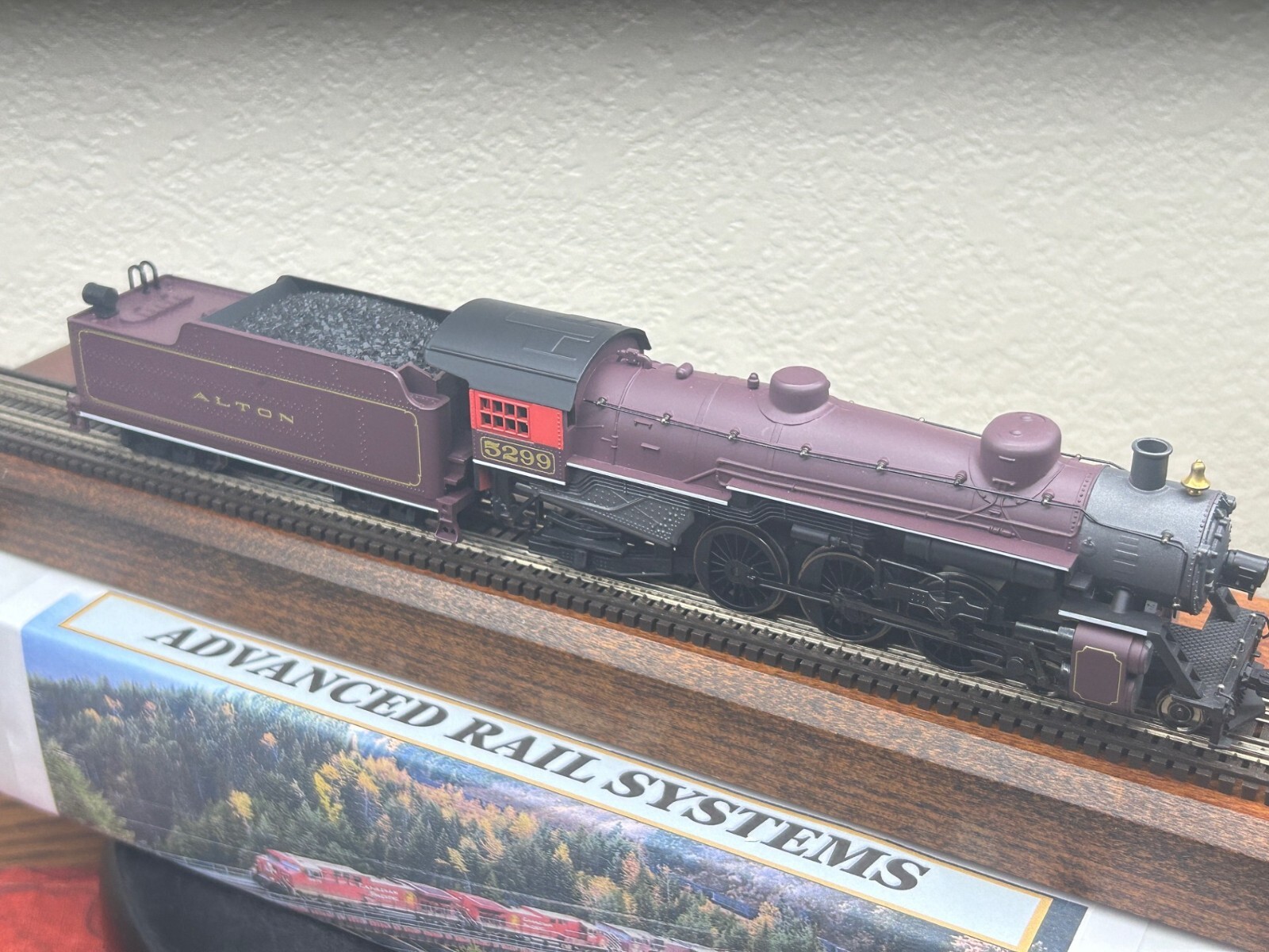 CHICAGO & ALTON LIMITED 4-6-2 STEAM LOCO DC/DCC Ready HO Scale ” GOLD ” NEW OOP