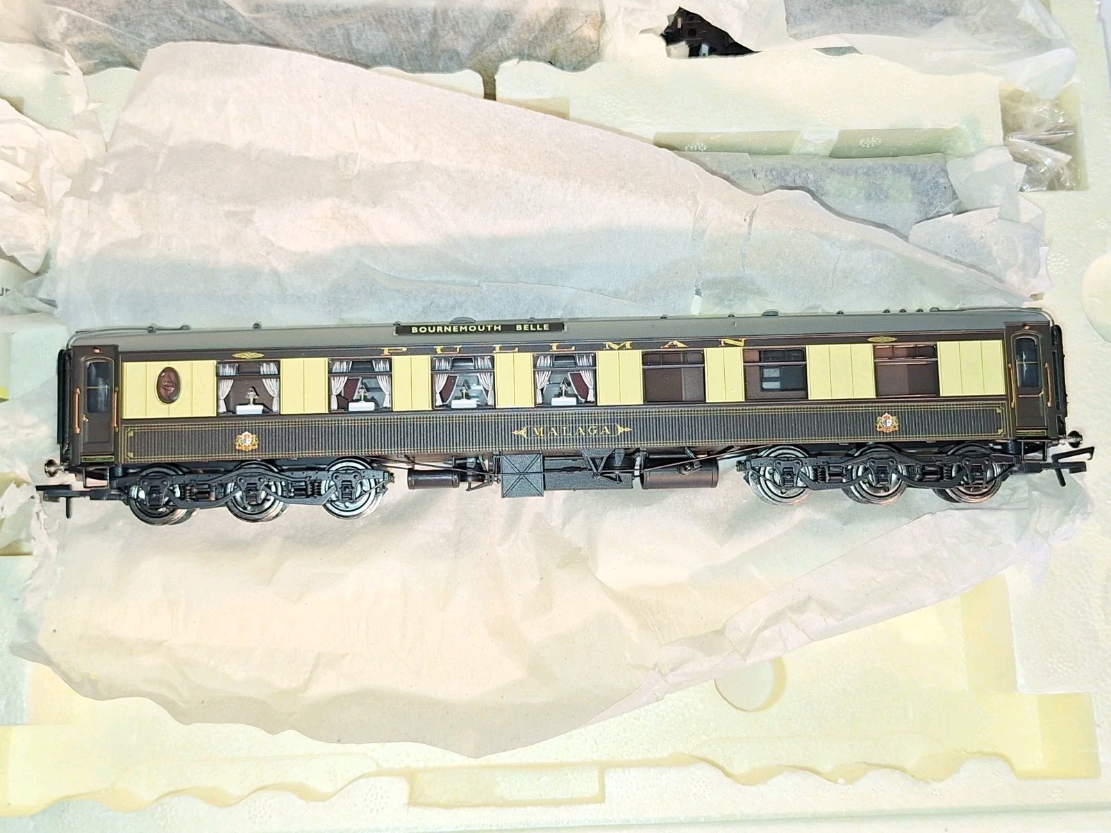 Hornby R2819 Bournemouth Belle Train Pack-lights. Mint, Unused. OO Scale. Boxed
