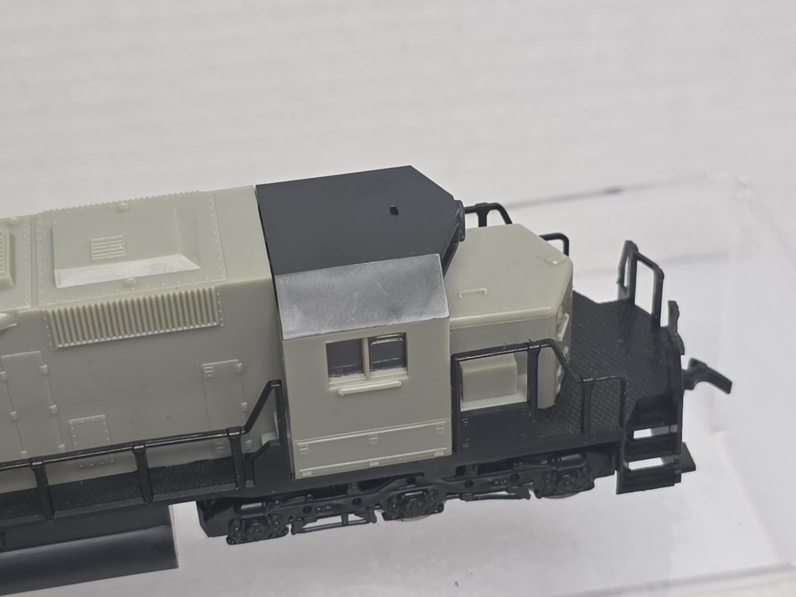 AHM HO Scale 5030-07 Undecorated EMD SD-40 W/ Flywheel Runs Read Desc. LNIB